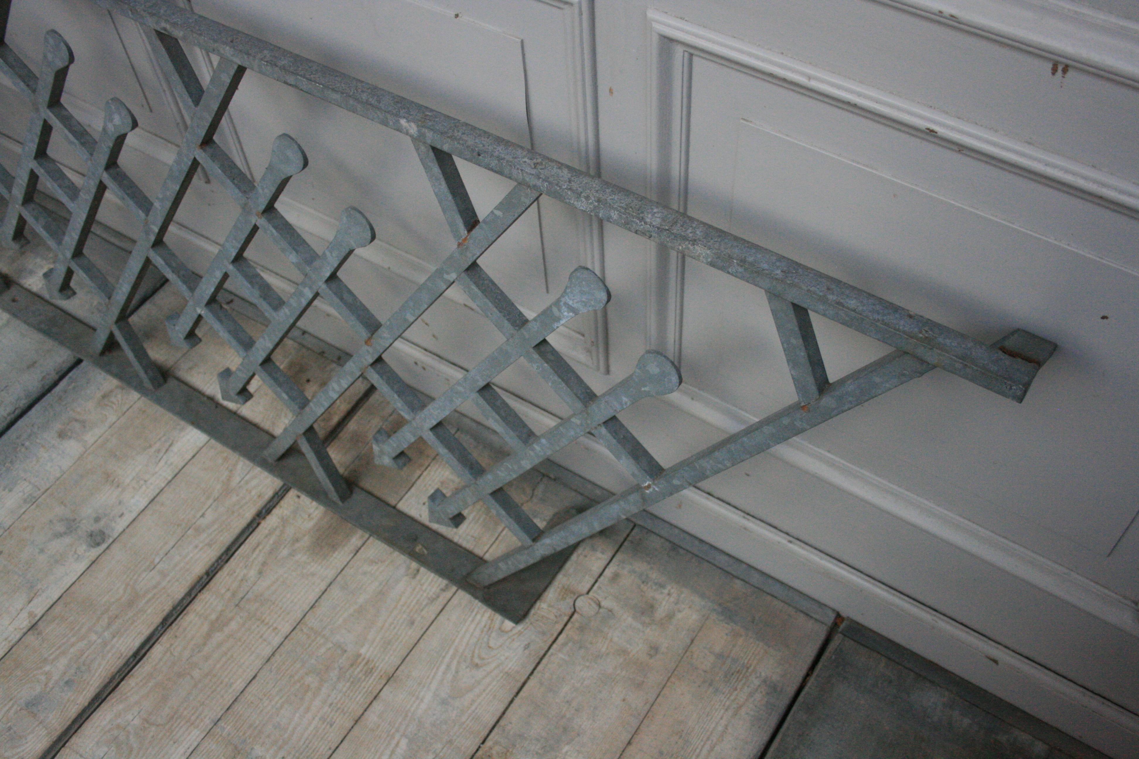 Railage d'escalier en fer forgé ancien, sablé et galvanisé en vente 10