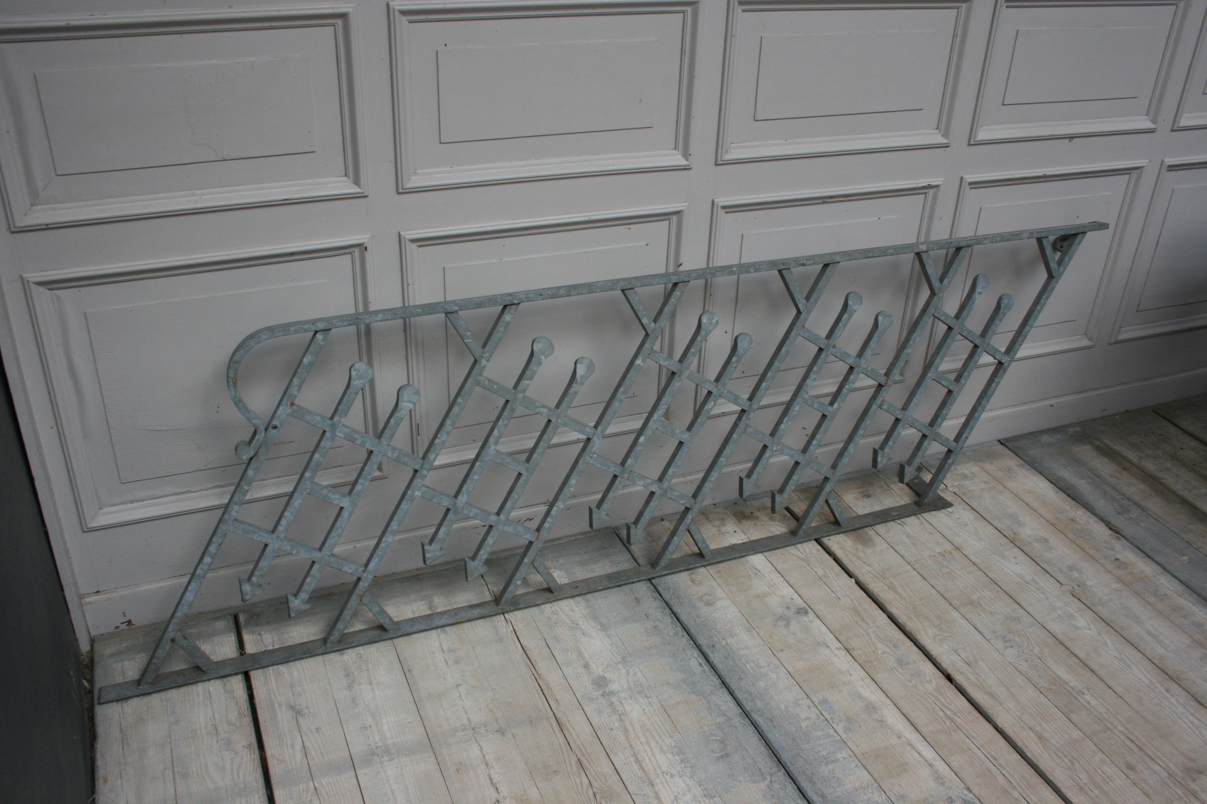 Galvanisé Railage d'escalier en fer forgé ancien, sablé et galvanisé en vente