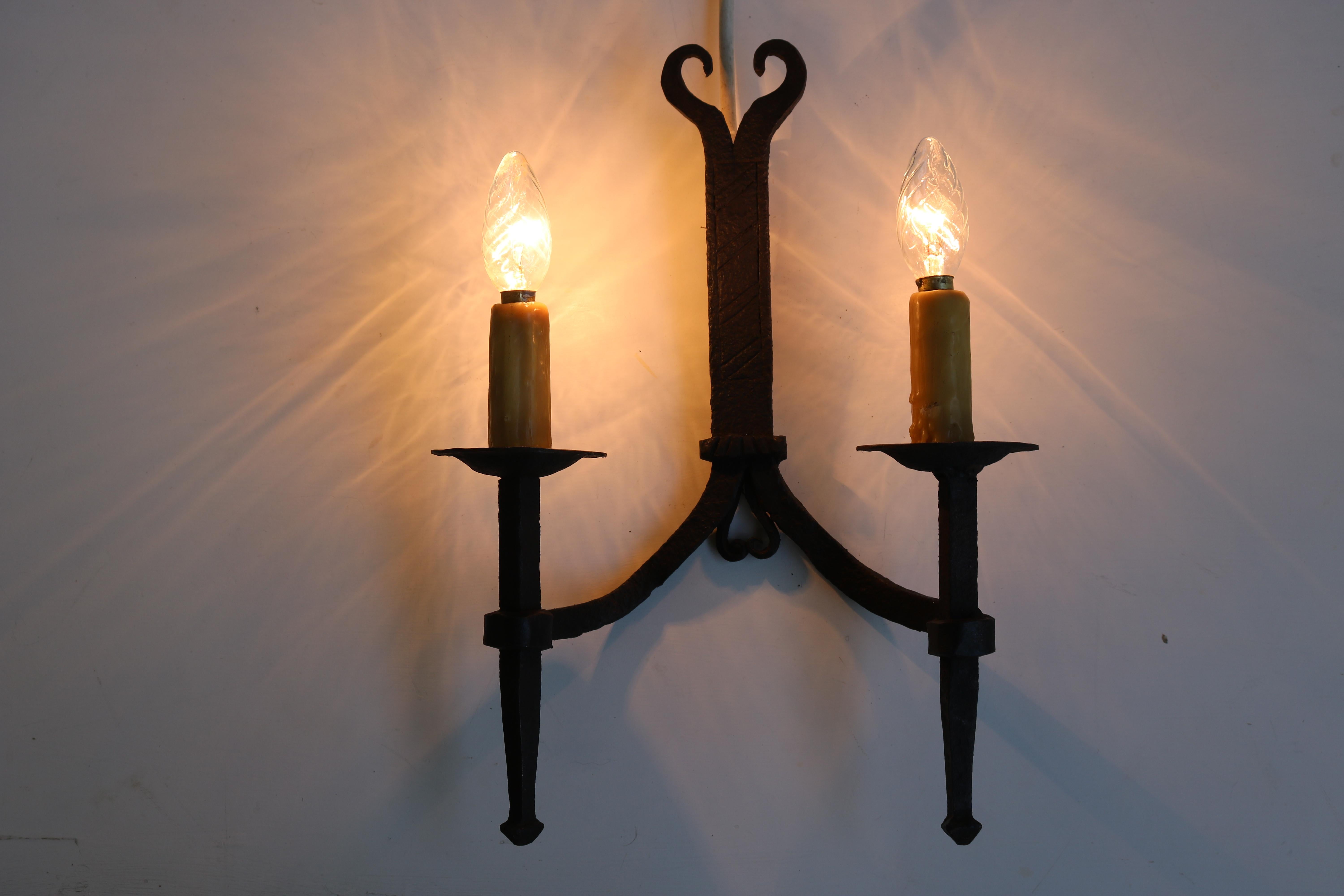 Antique Wrought Iron Wall Lights / Sconces 1900 Spanish Style Arts & Crafts In Good Condition In Ijzendijke, NL