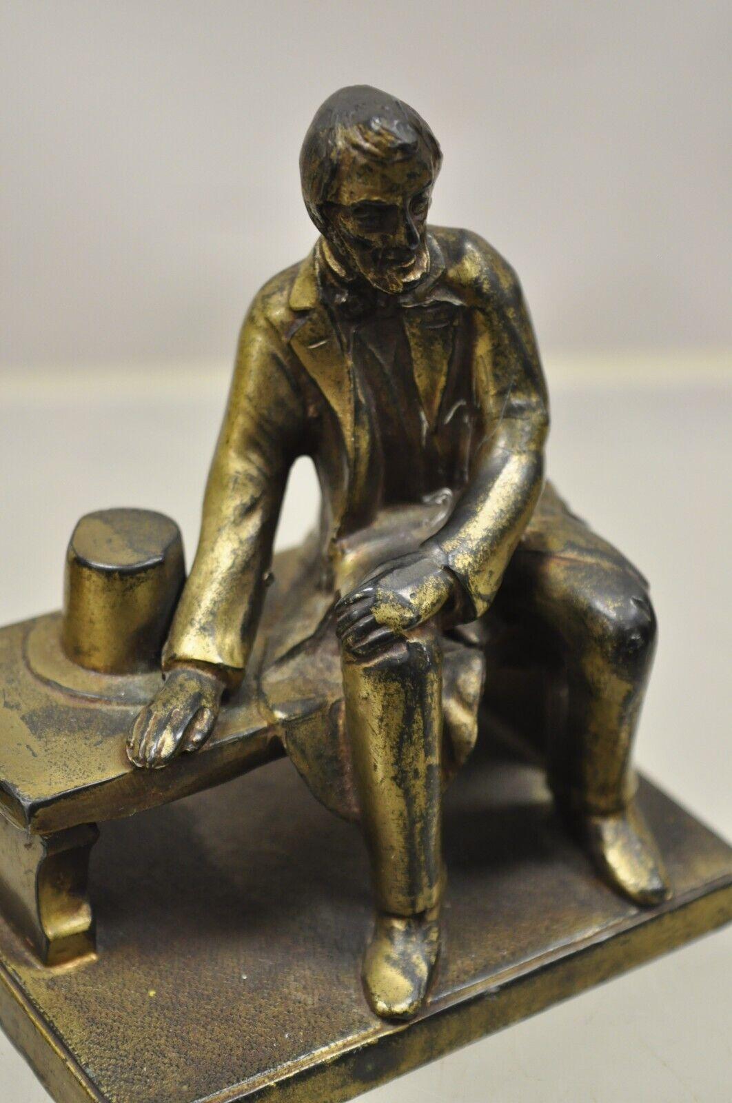 Antique W.V. Egbert Co. Seated Abraham Abe Lincoln Metal Bronze Bookends In Good Condition For Sale In Philadelphia, PA