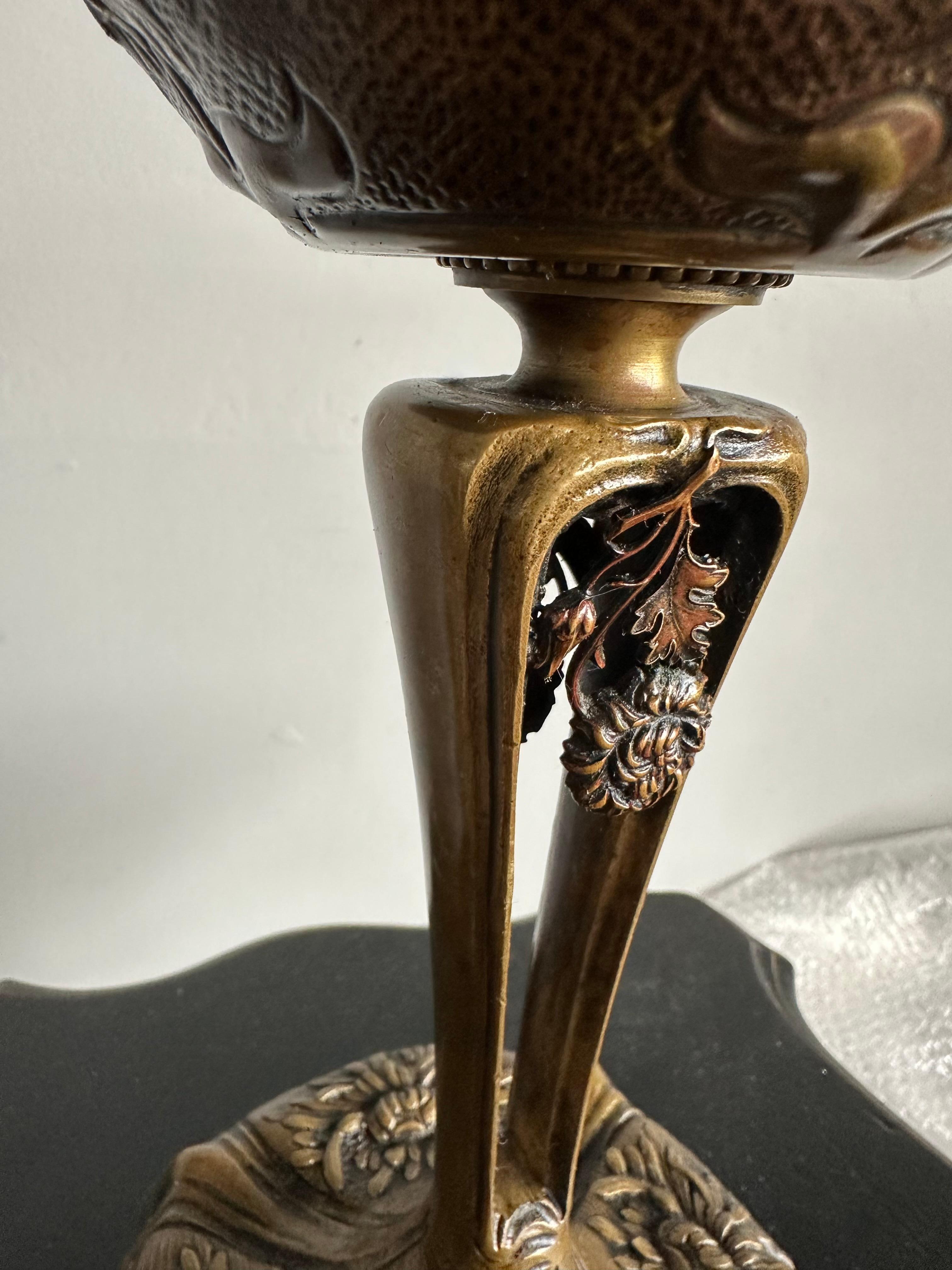 Antike W&W Kosmos Bronze-Öllampe - CIRCA 1900 - Exquisites Jugendstil-Design (Glas) im Angebot