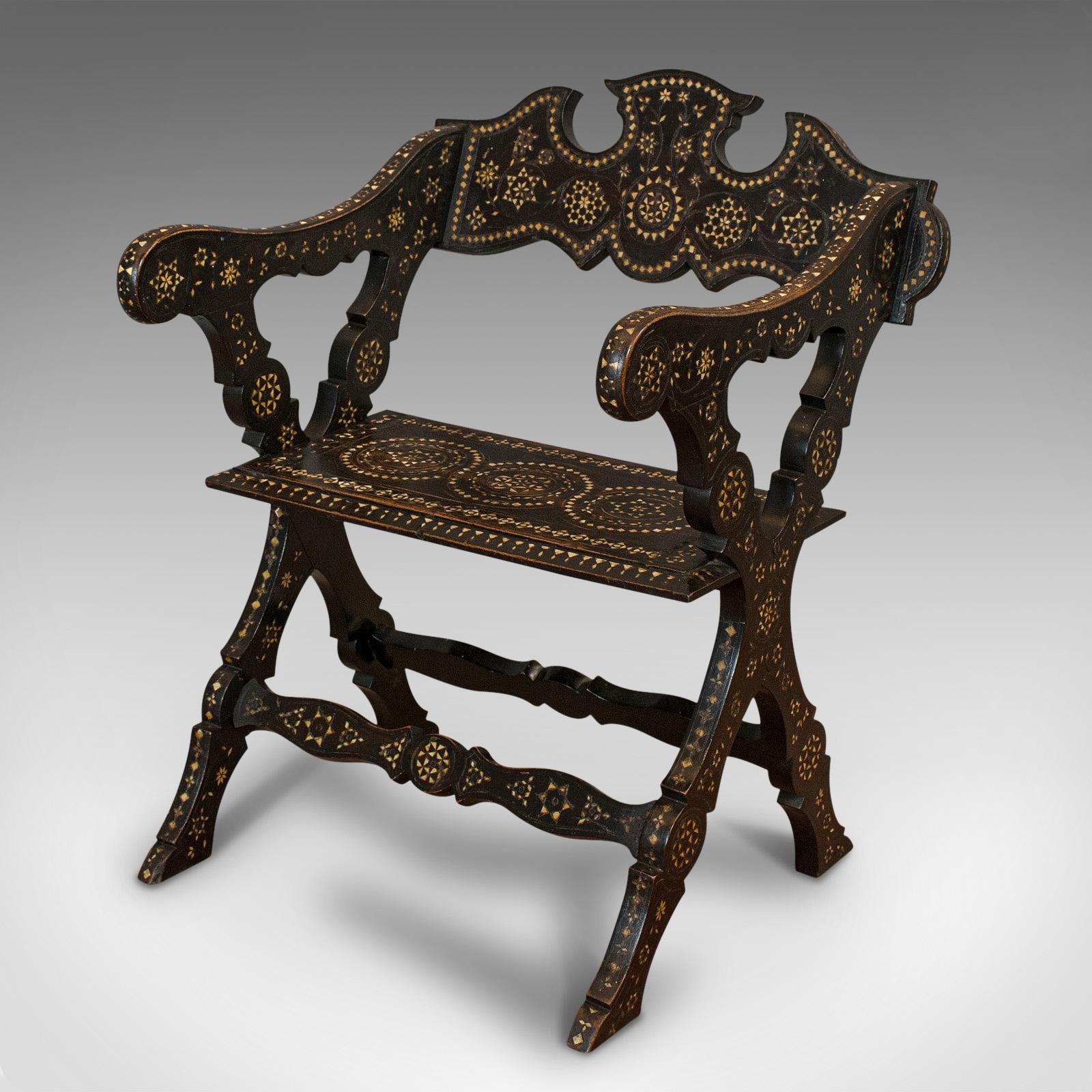 Antiker X-Frame-Stuhl:: Nahost:: Mahagoni:: Sitz:: Knocheneinlage:: um 1850 (Frühviktorianisch) im Angebot