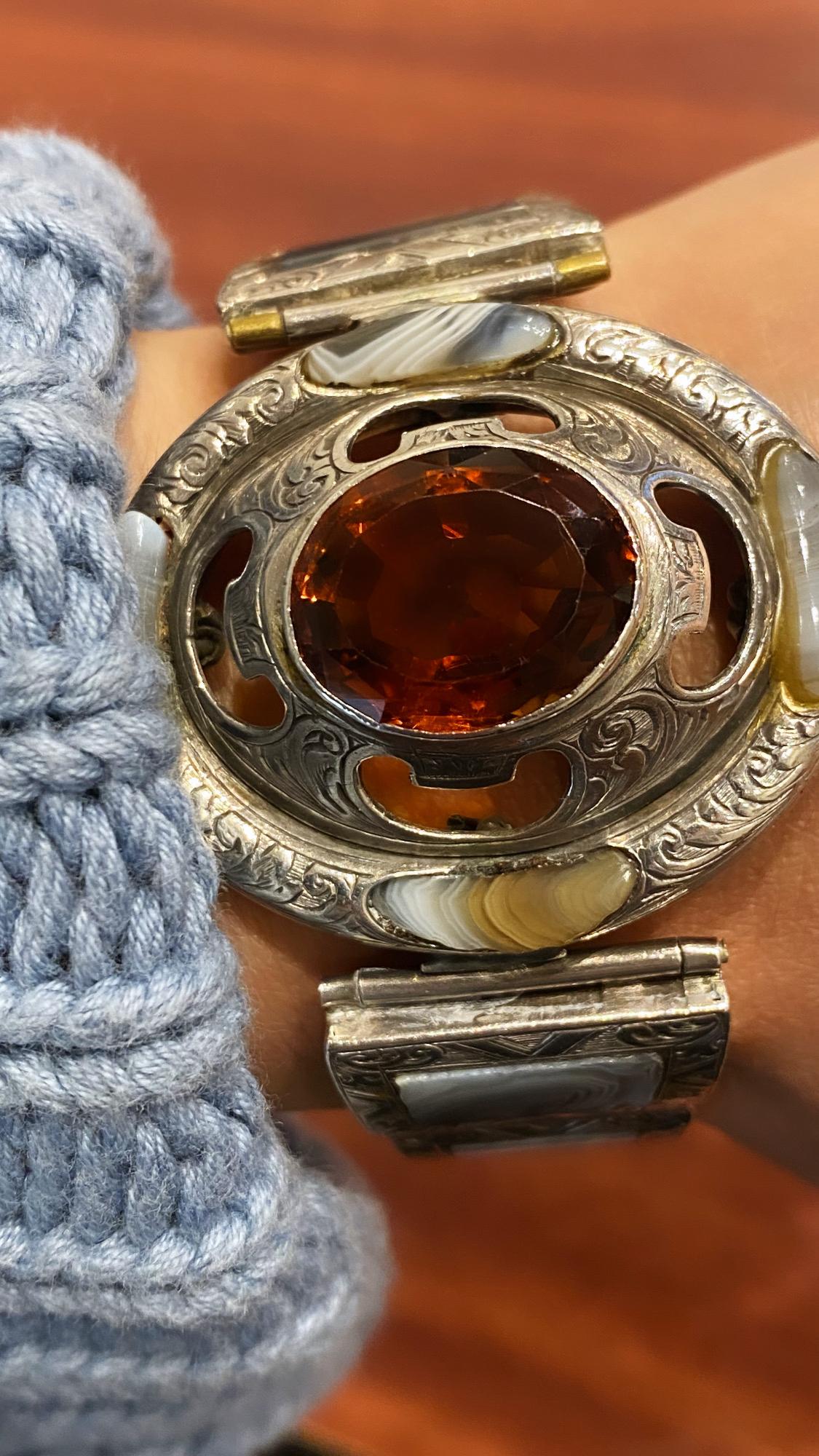Antique XIXc Scottish Silver Natural Citrine, Jasper, Banded Agate Bracelet In Excellent Condition In MELBOURNE, AU
