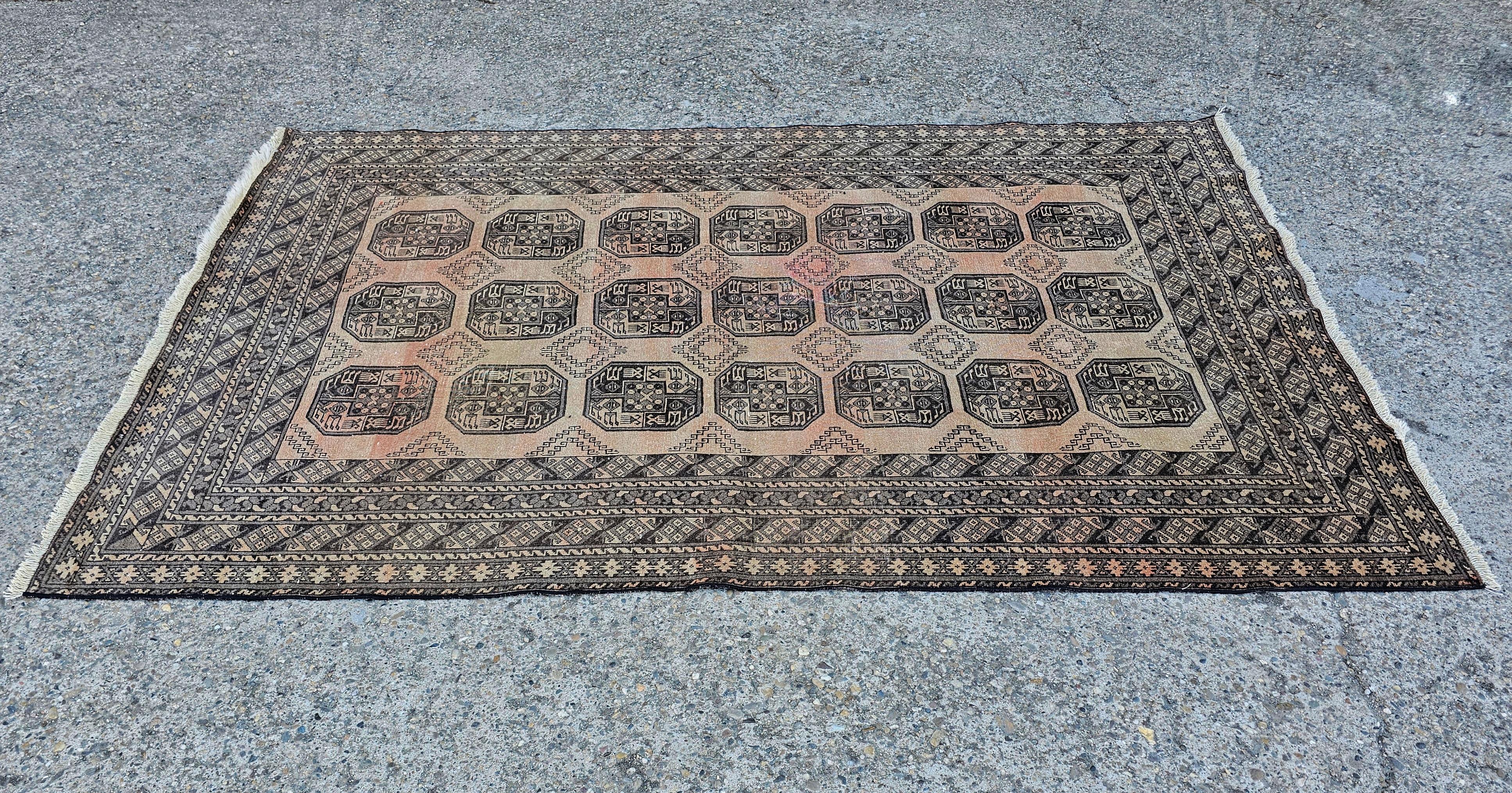 Antigua alfombra XL afgana Ersari, anudada a mano en Turkmenistán en la década de 1920 Lana en venta