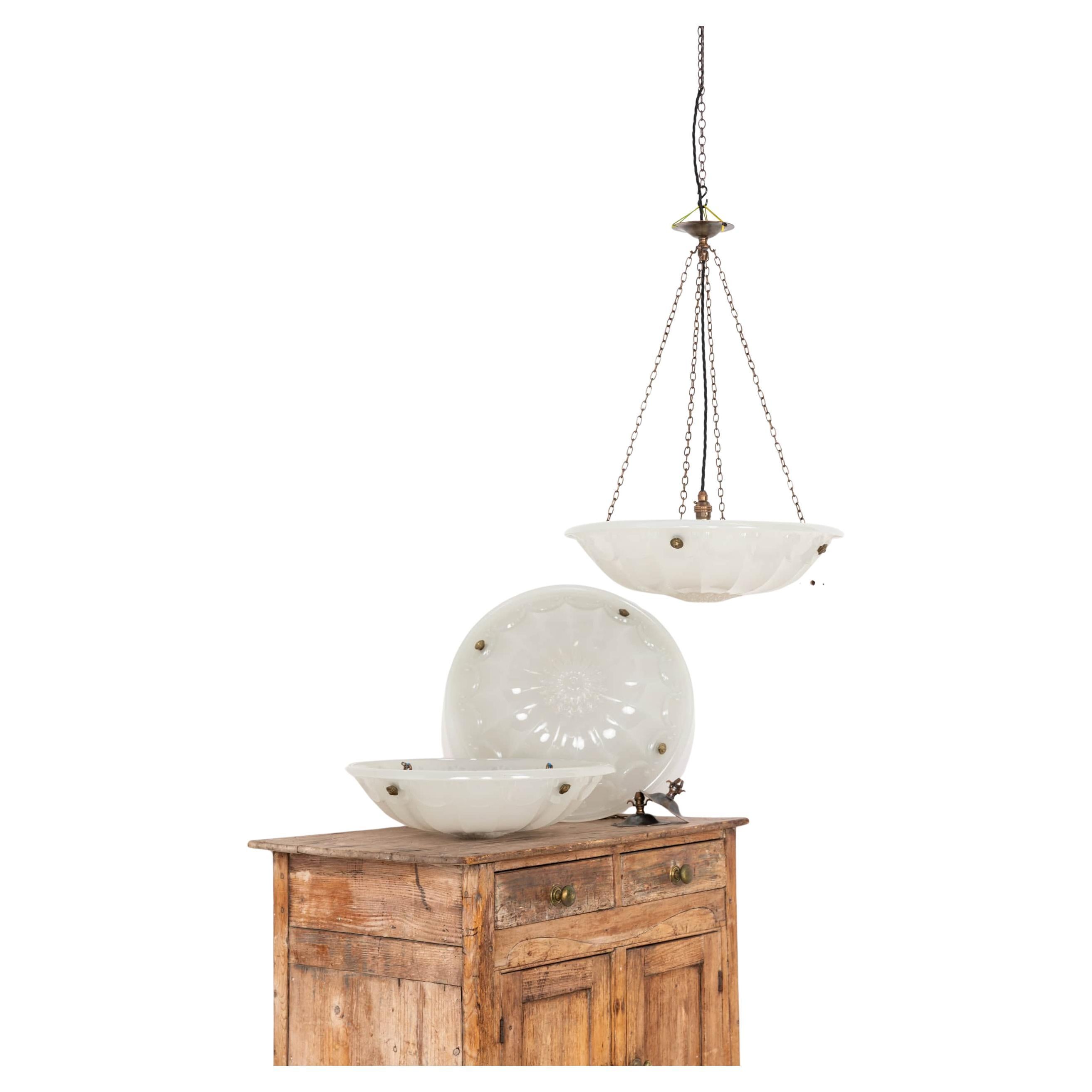 Antique XL Ripley Alabaster Glass Plafonnier Light Pendant, C.1900 en vente