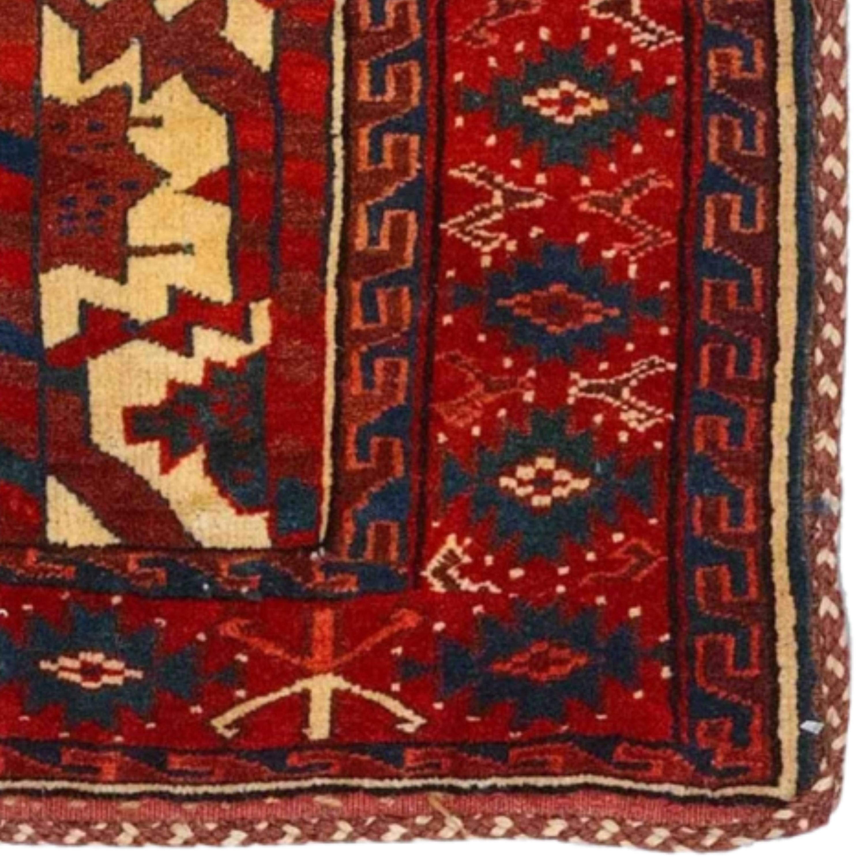 Antike Yamud Asmalyk – Turkmenische Yamud Asmalyk aus dem 19. Jahrhundert im Angebot 1