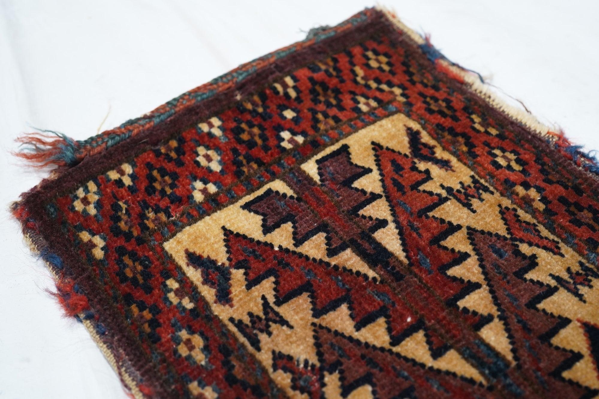 Antique Yamud Rug 1'0