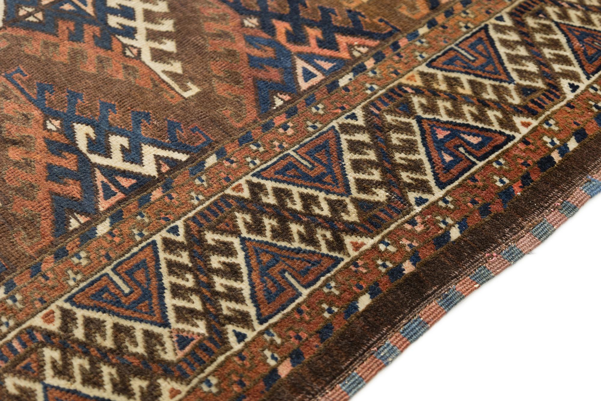 Antiker Yamut Teppich, handgeknüpft, 10x6.9 ft - Braun, Marine und Elfenbein im Zustand „Gut“ im Angebot in North Bergen, NJ