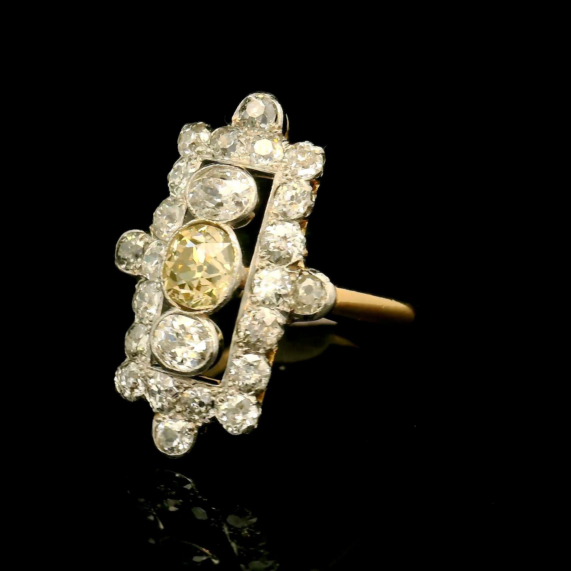Antique yellow and white diamond ring In Good Condition For Sale In Uccle, BE