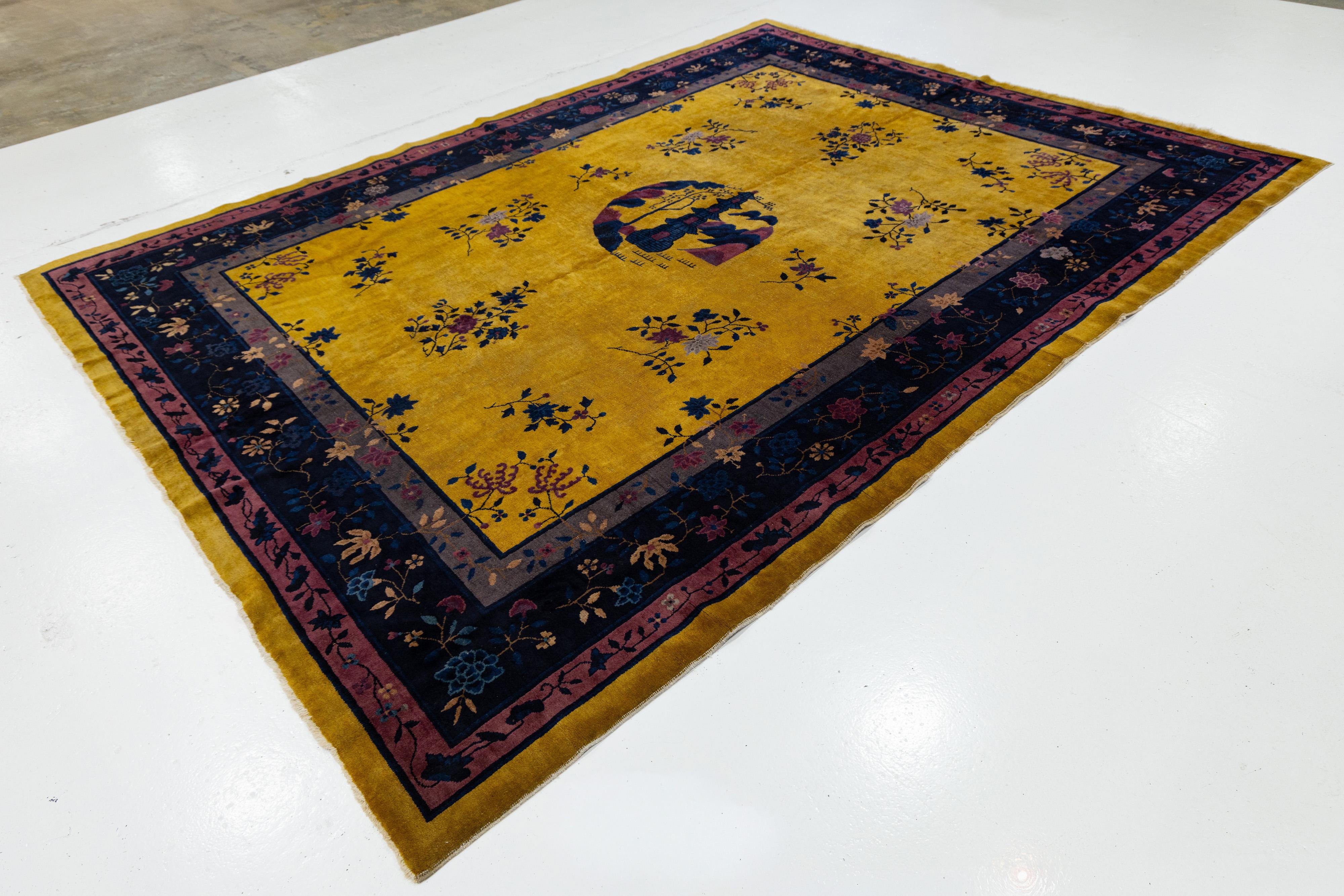 Cinese Tappeto di lana cinese giallo antico Art Deco 9 Ft X 11 Ft 5 In. in vendita