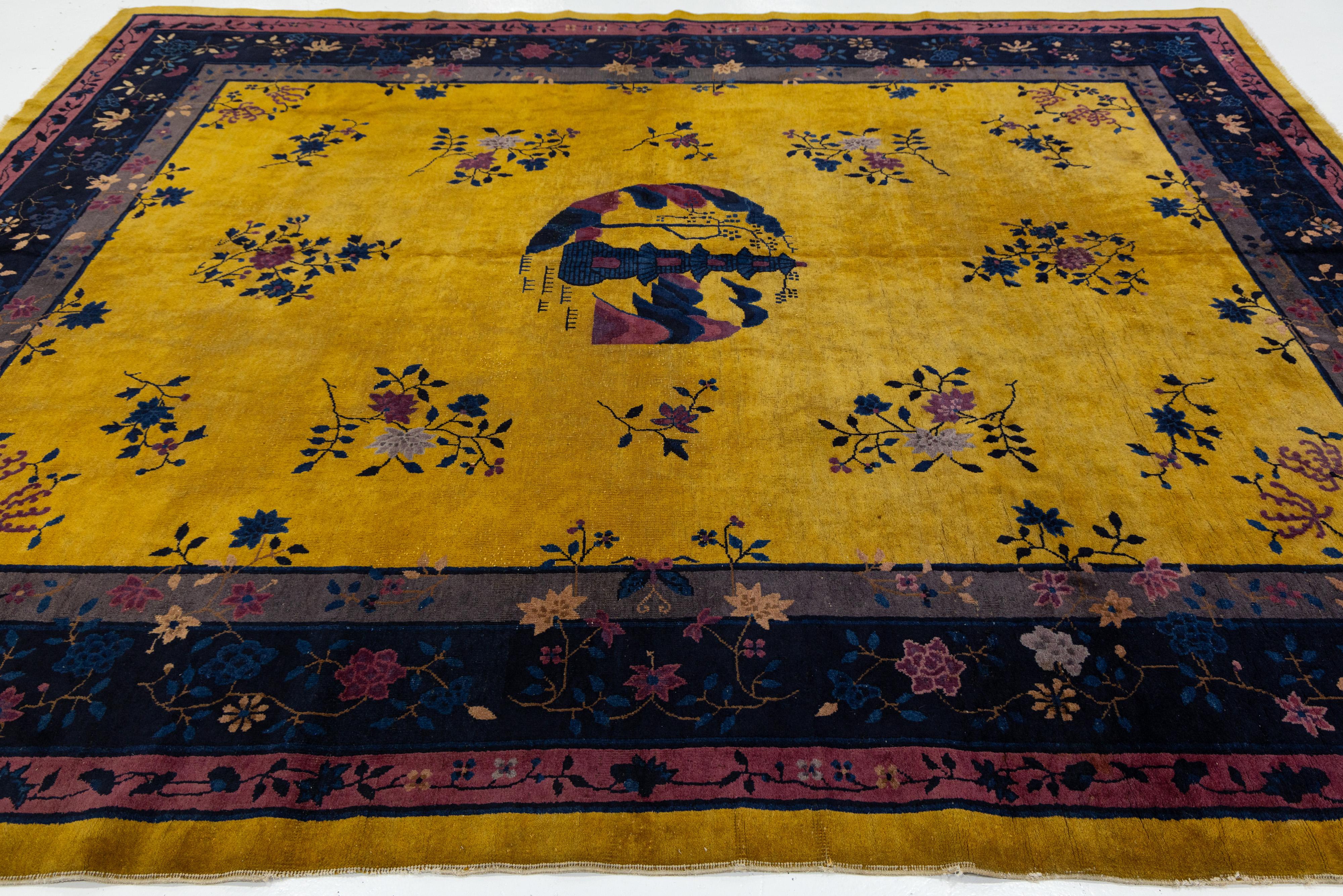 Tappeto di lana cinese giallo antico Art Deco 9 Ft X 11 Ft 5 In. in vendita 2