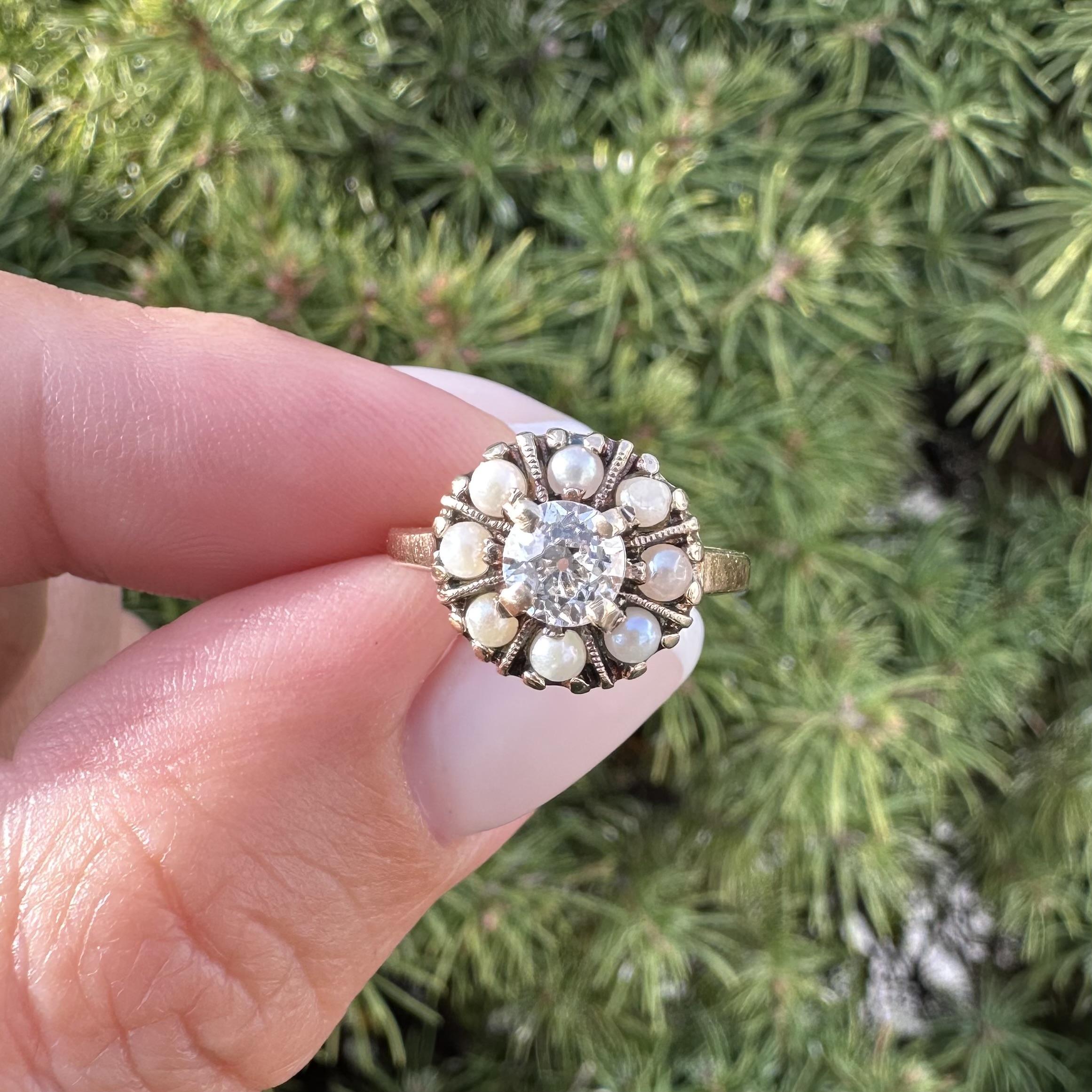 Bague en or jaune ancien 0.51ct Old European Cut Diamond w/ Pearl Halo Flower Ring en vente 8