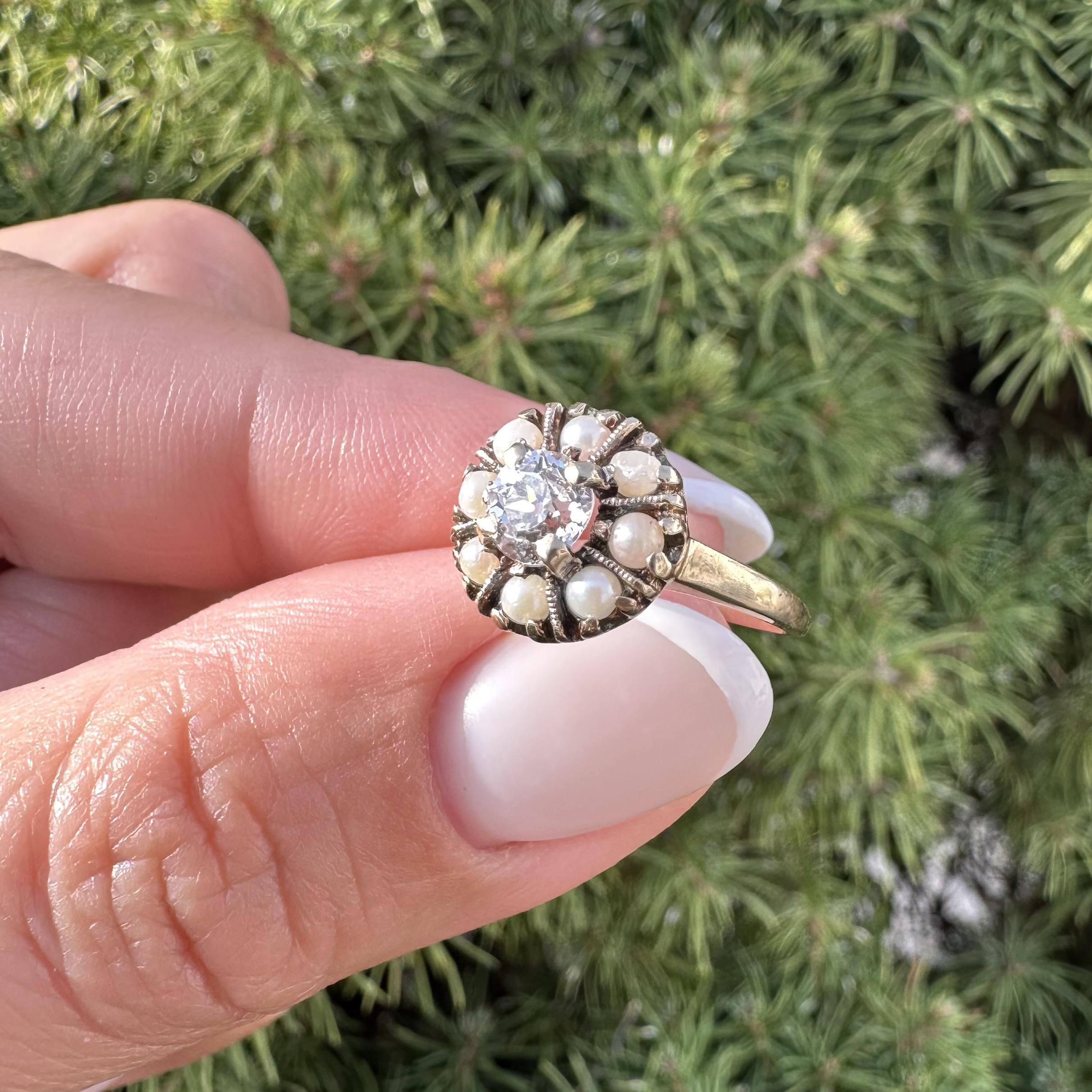 Bague en or jaune ancien 0.51ct Old European Cut Diamond w/ Pearl Halo Flower Ring en vente 9