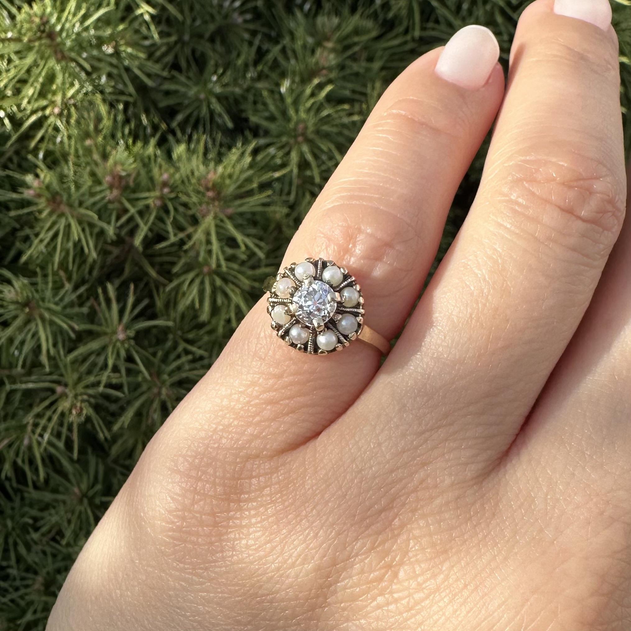 Bague en or jaune ancien 0.51ct Old European Cut Diamond w/ Pearl Halo Flower Ring en vente 10
