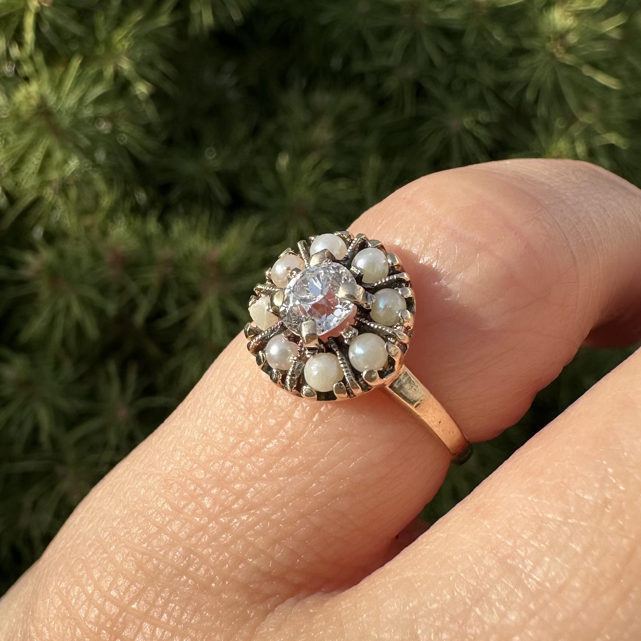 Bague en or jaune ancien 0.51ct Old European Cut Diamond w/ Pearl Halo Flower Ring en vente 11