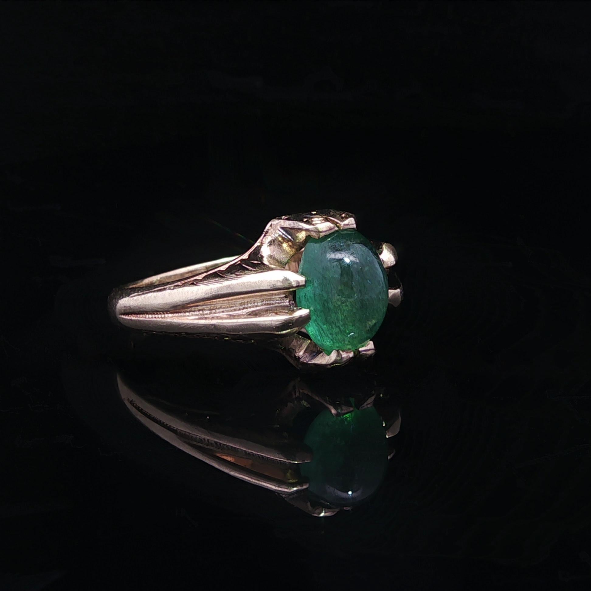 Antike Gelbgold 2ct Cabochon Smaragd Solitär Hand eingraviert Arbeit Ring im Angebot 4