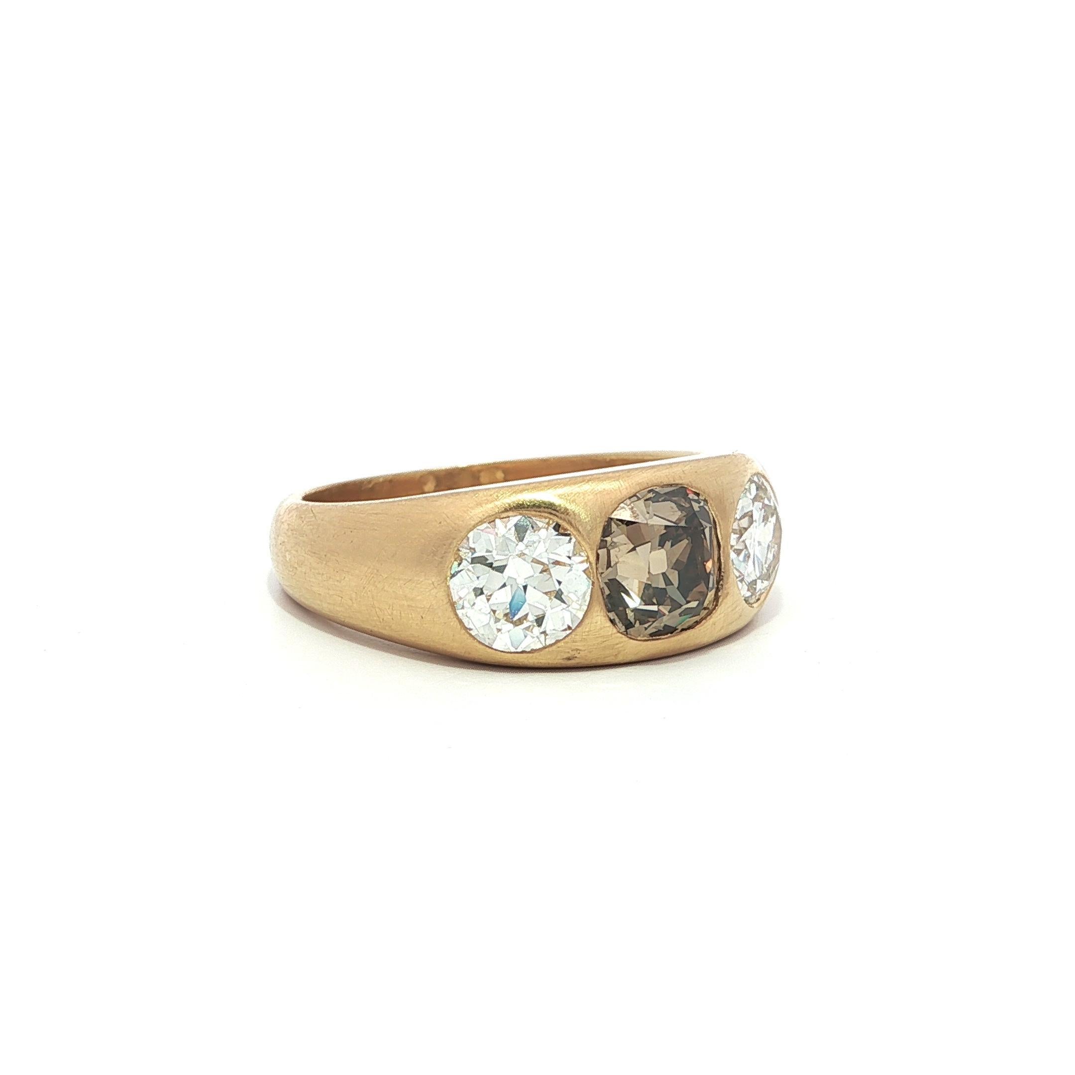 Anello a fascia spazzolato in oro giallo antico con diamanti marroni taglio Old Mine da 3,05 ct. in vendita 1