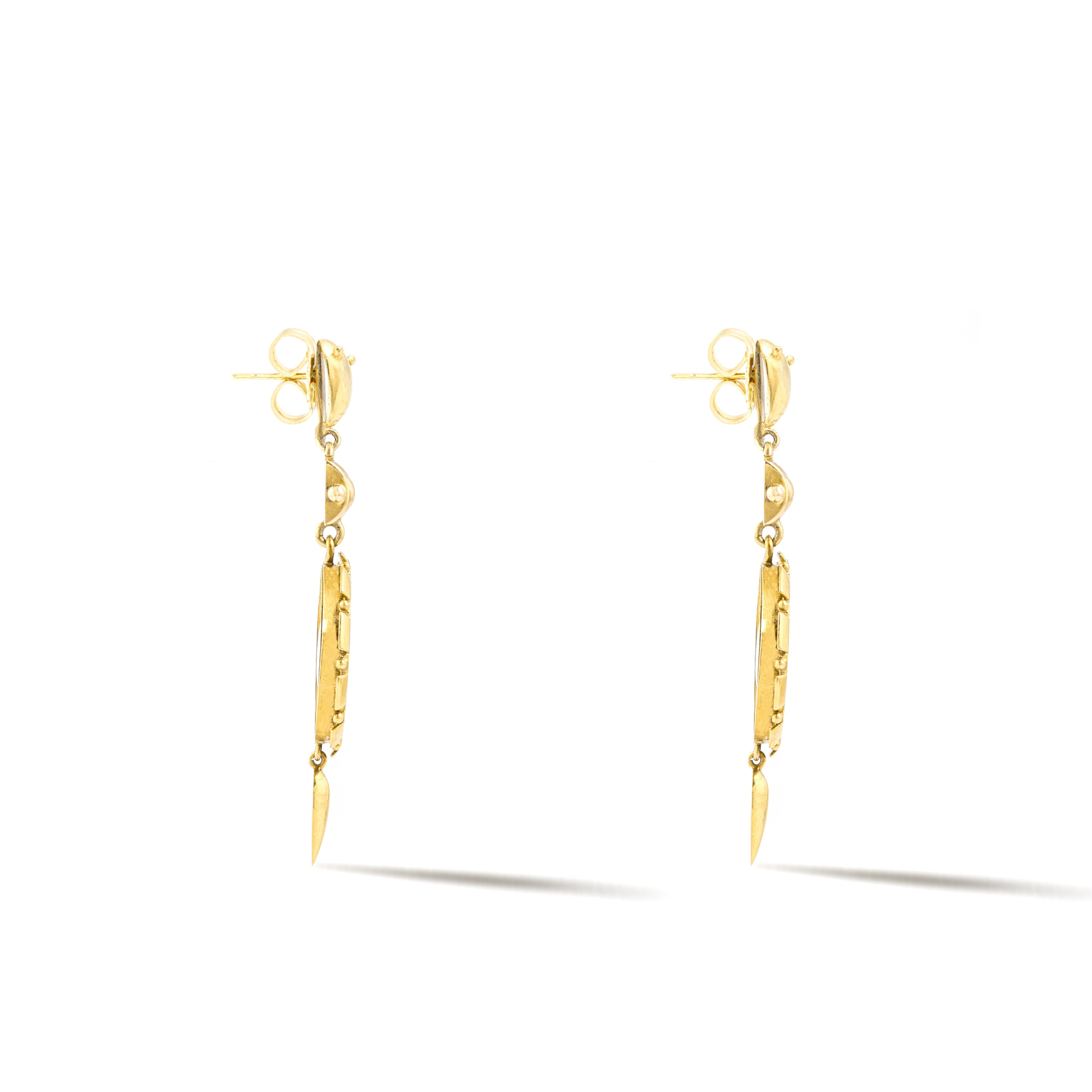 Antique Yellow Gold and Ceramic Earrings In Excellent Condition For Sale In Geneva, CH