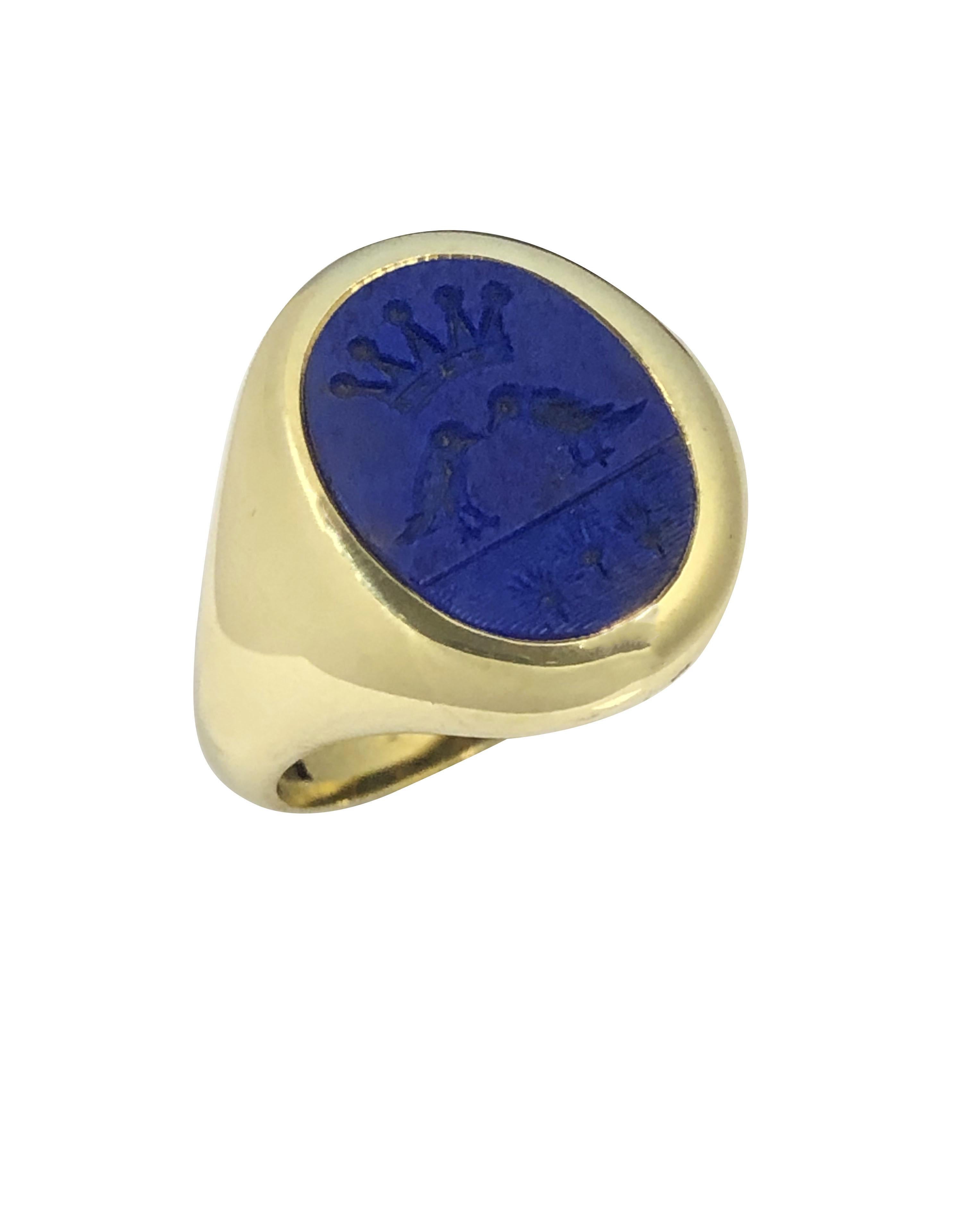Cabochon Anello con stemma in oro giallo antico e lapis in vendita