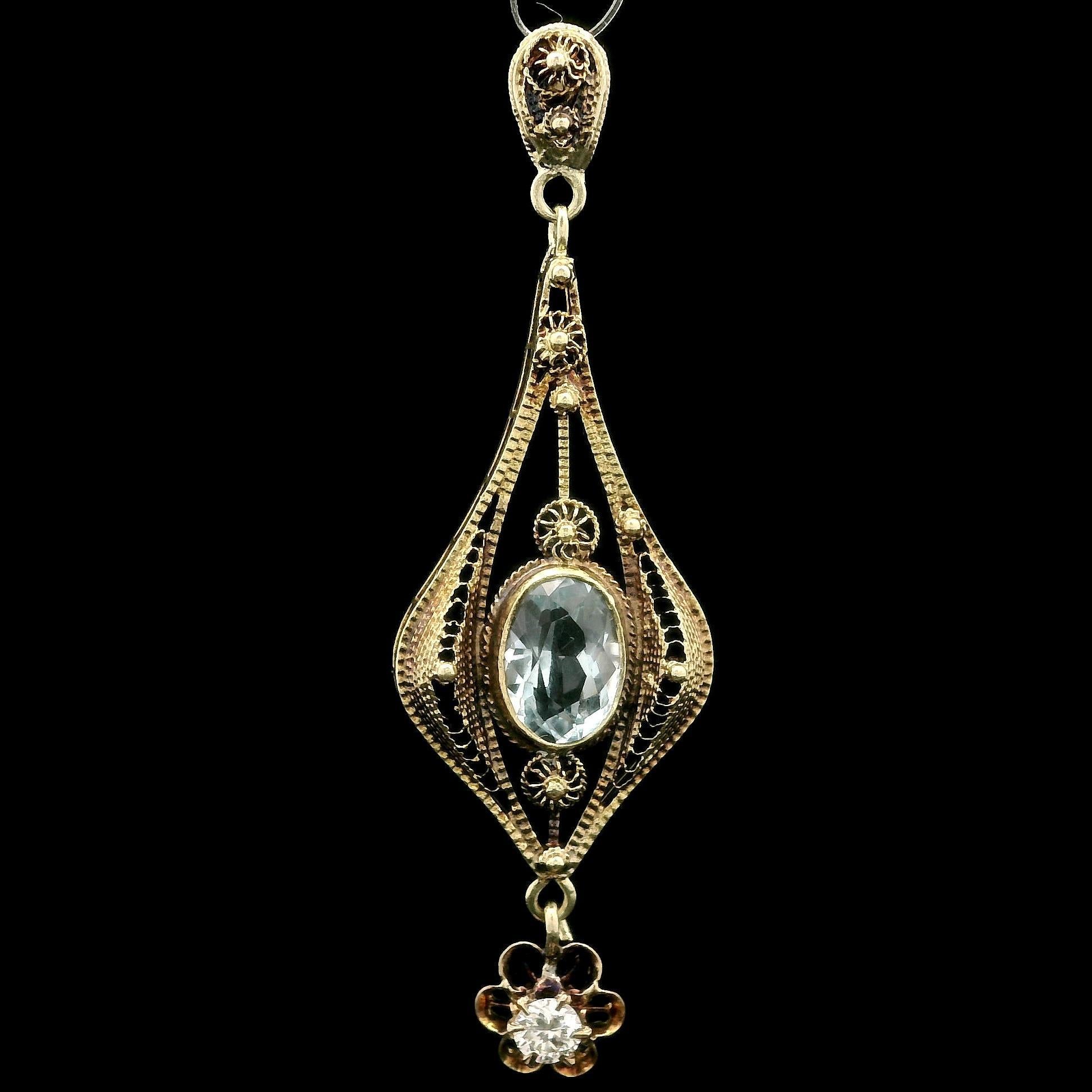 Pendentif Lavalier filigrane en or jaune antique aigue-marine diamant Bon état - En vente à Montclair, NJ