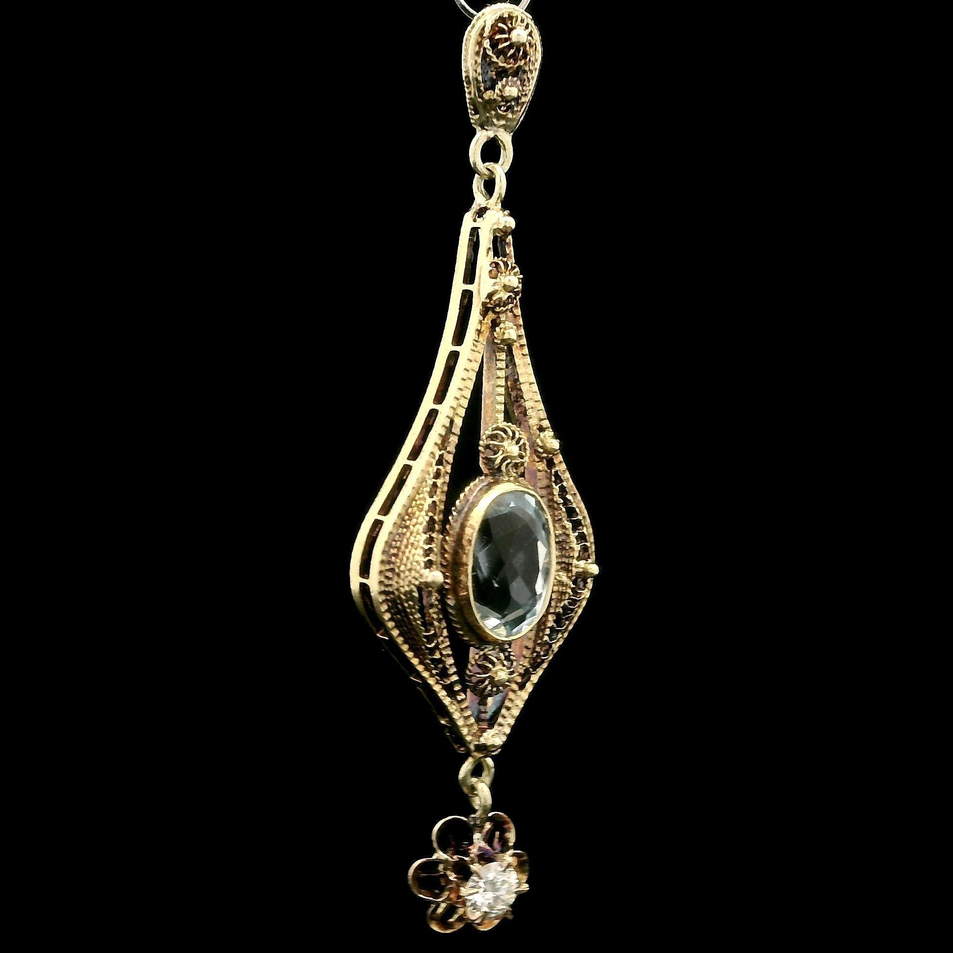 Pendentif Lavalier filigrane en or jaune antique aigue-marine diamant Pour femmes en vente