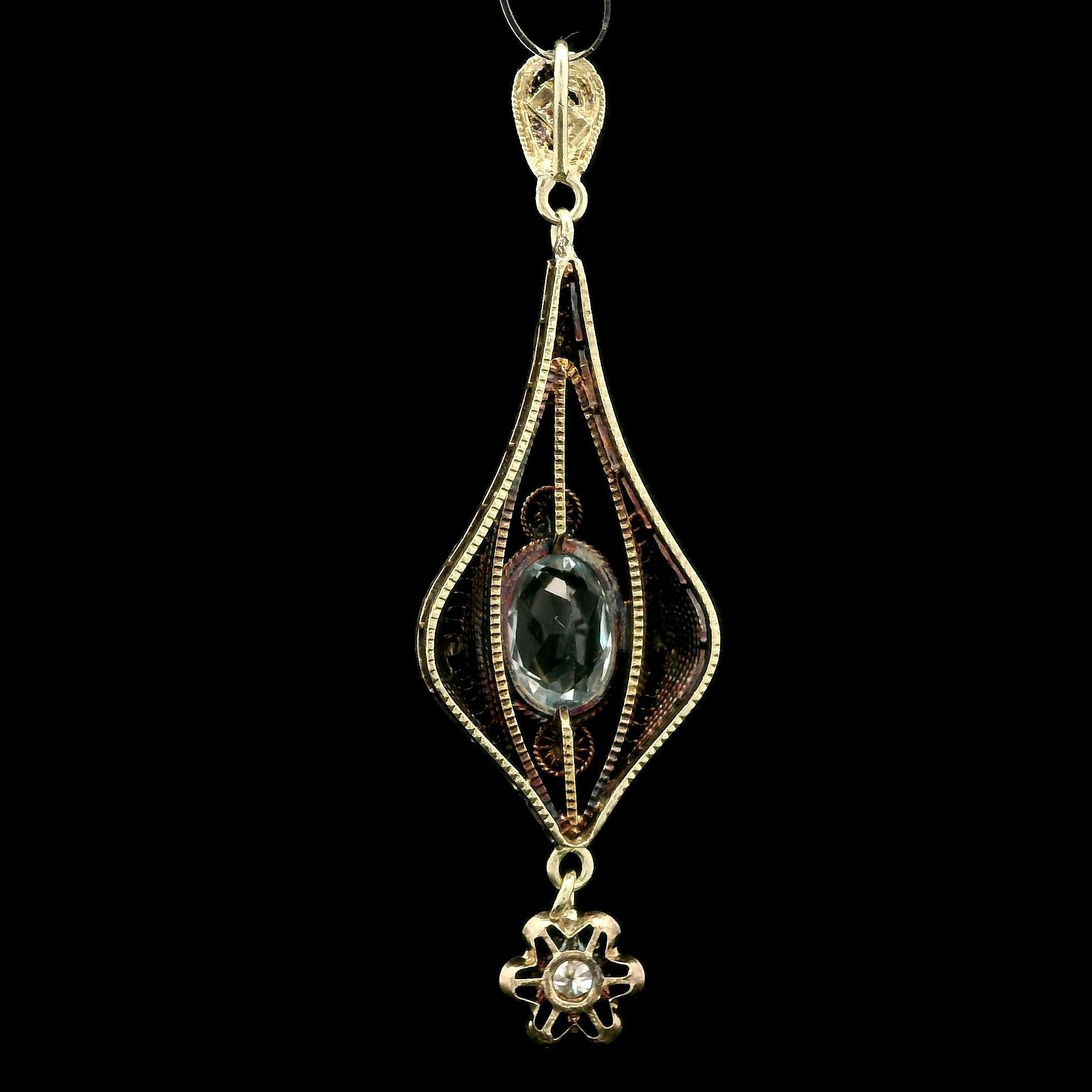 Pendentif Lavalier filigrane en or jaune antique aigue-marine diamant en vente 2