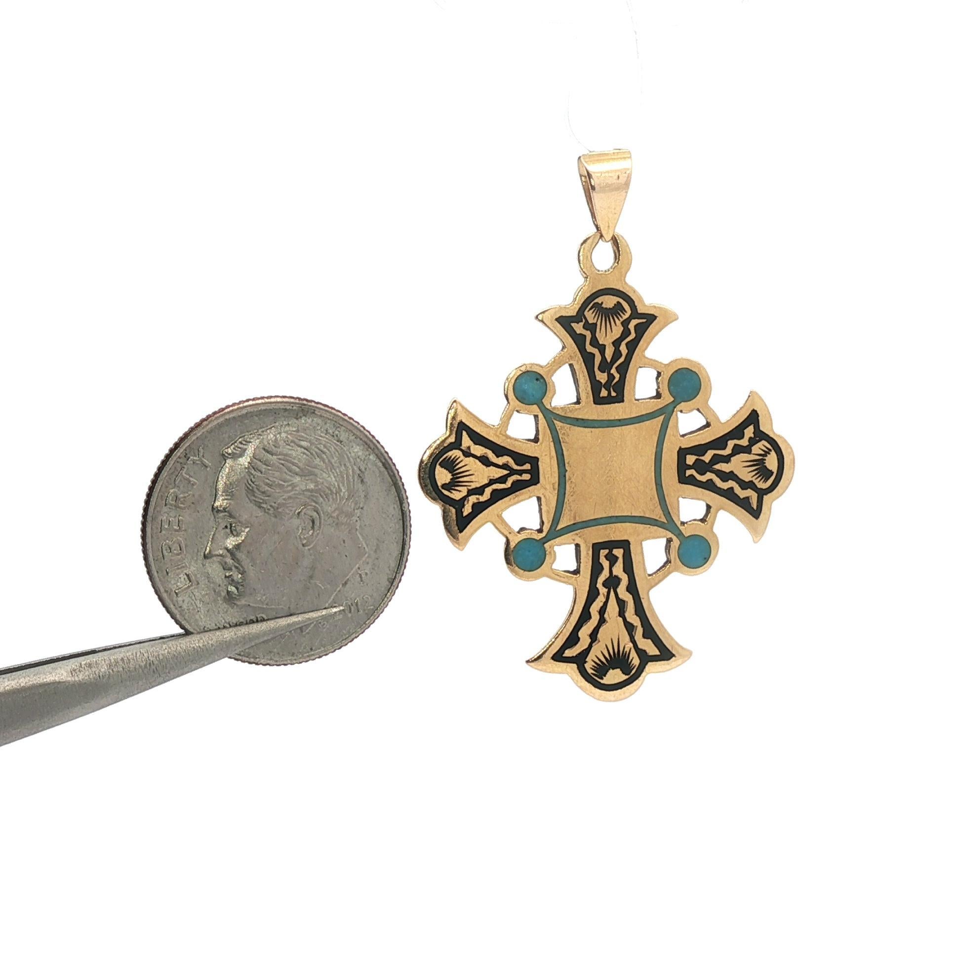 Pendentif croix orthodoxe ancienne en or jaune, émail noir et bleu en vente 2