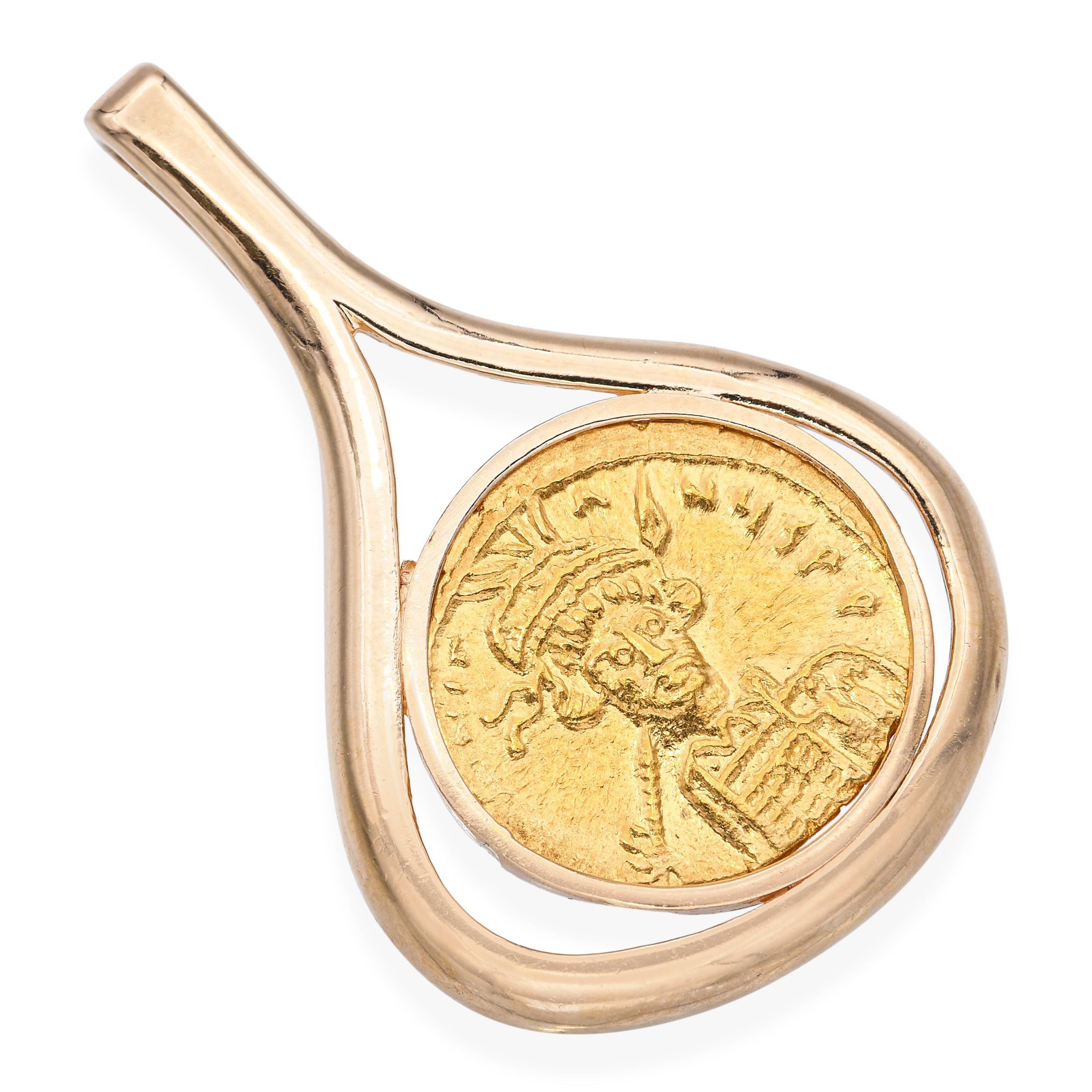 Pendentif en or jaune antique en forme de pièce de monnaie Constantin IV en or Solidus Unisexe en vente