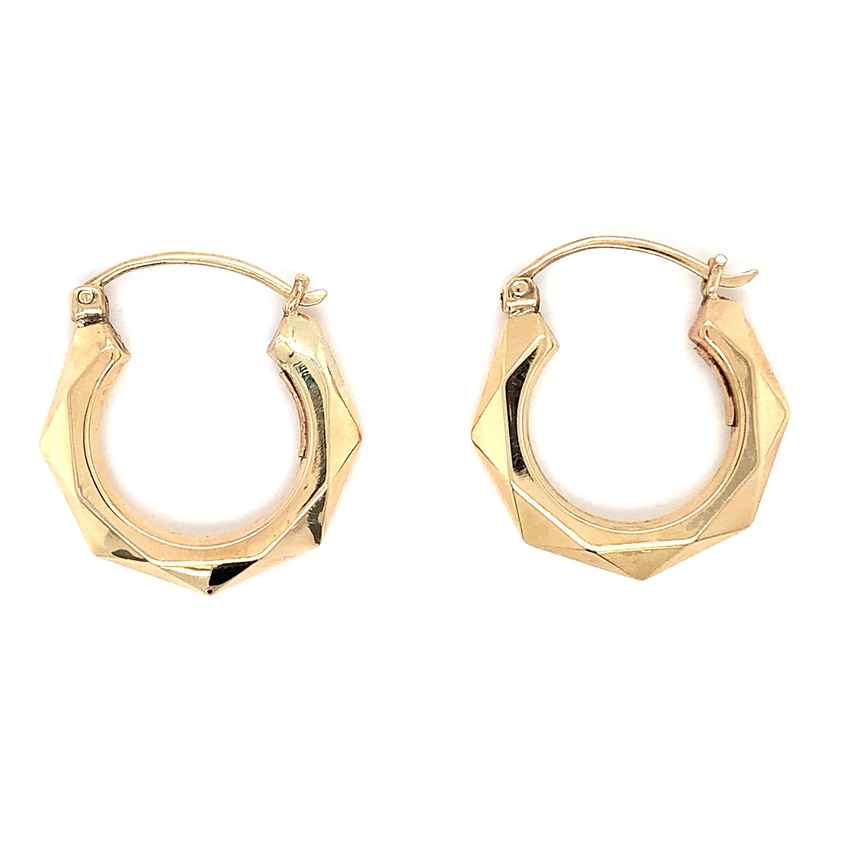 Boucles d'oreilles Huggie en or jaune antique Neuf - En vente à London, GB