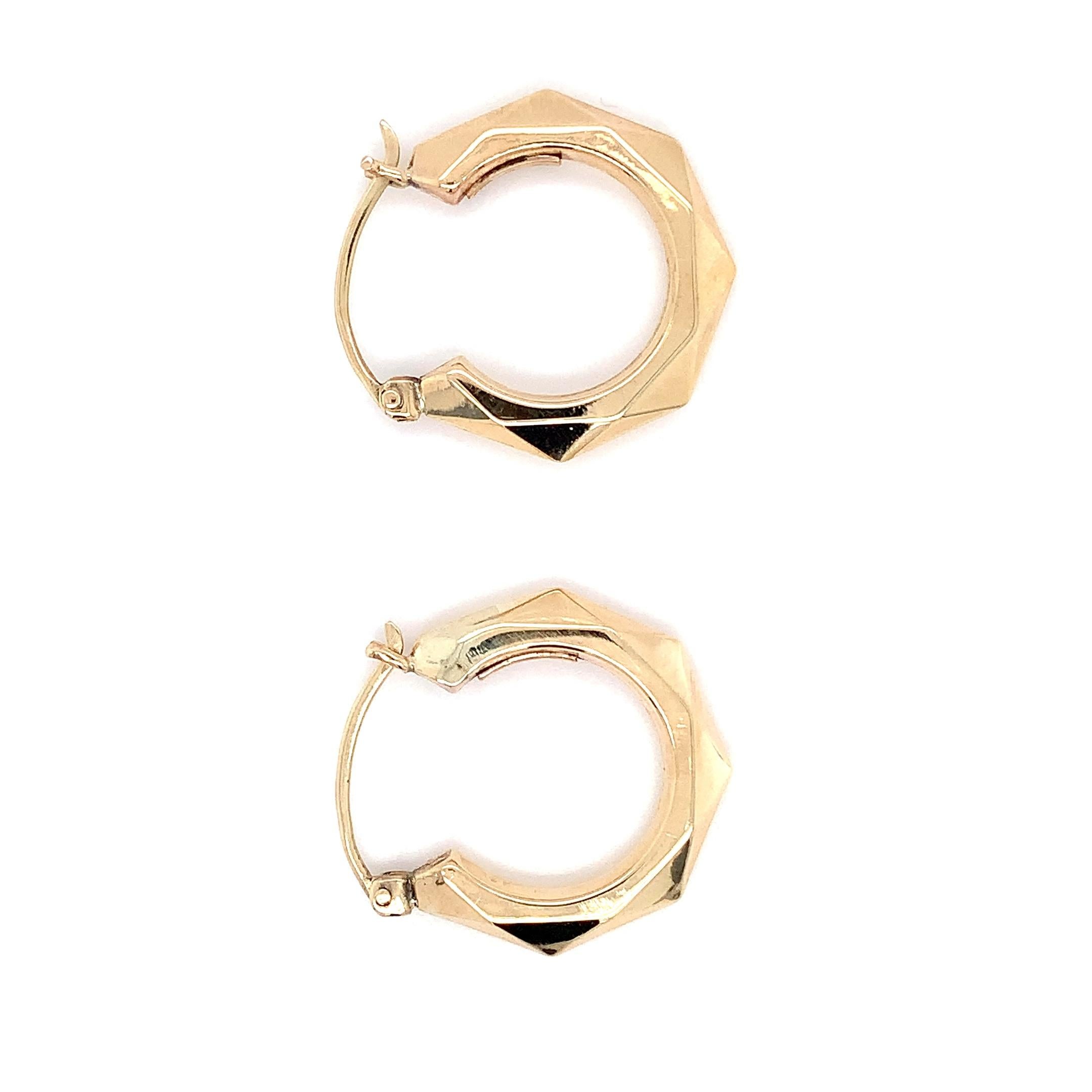 Boucles d'oreilles Huggie en or jaune antique en vente 1