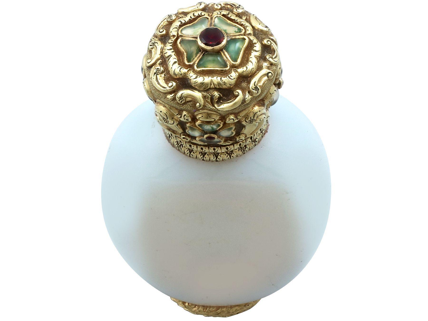 Mid-19th Century Antique Yellow Gold, Garnet, Ruby, Hardstone and Glass Scent Bottle, circa 1845 For Sale