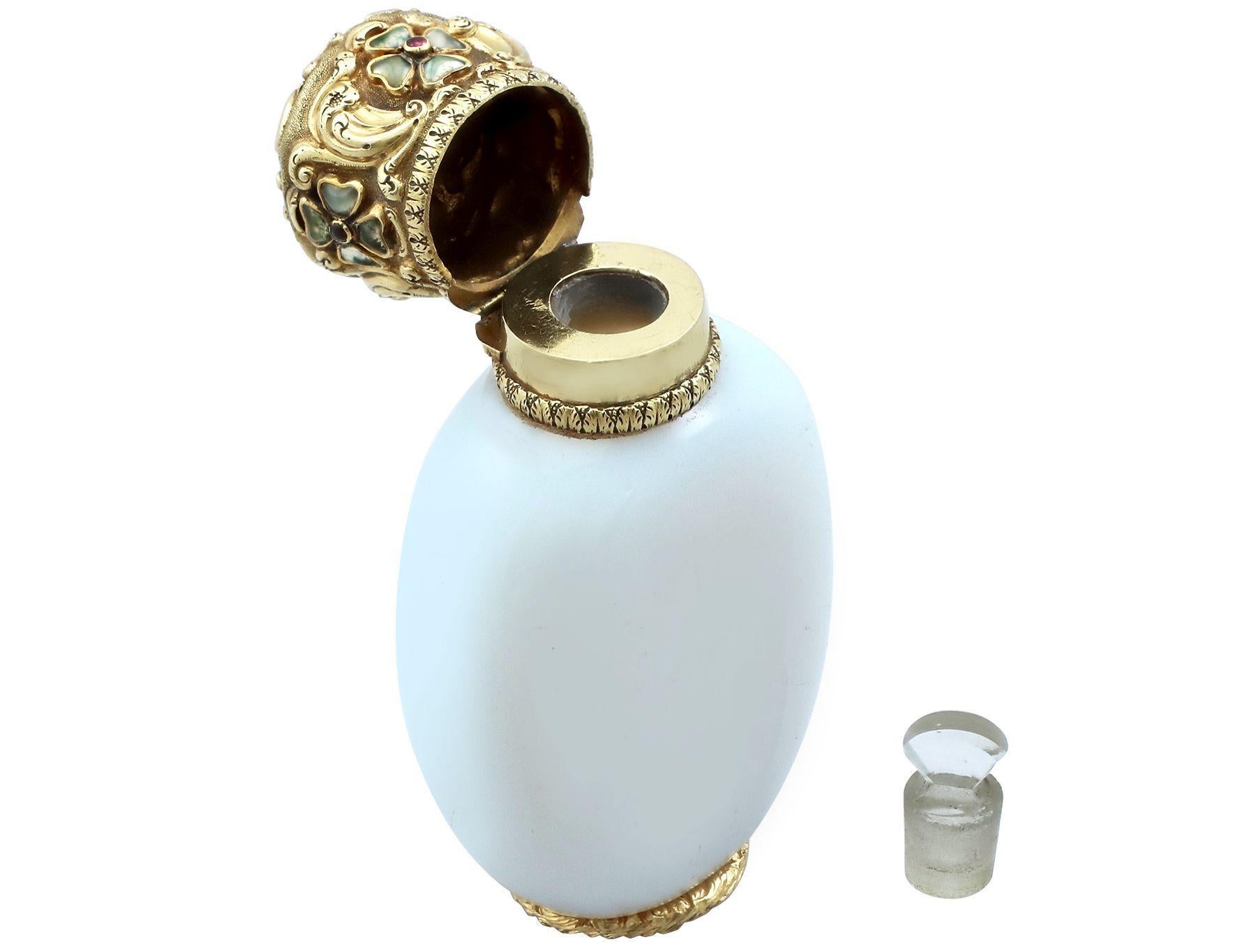 Antique Yellow Gold, Garnet, Ruby, Hardstone and Glass Scent Bottle, circa 1845 For Sale 4