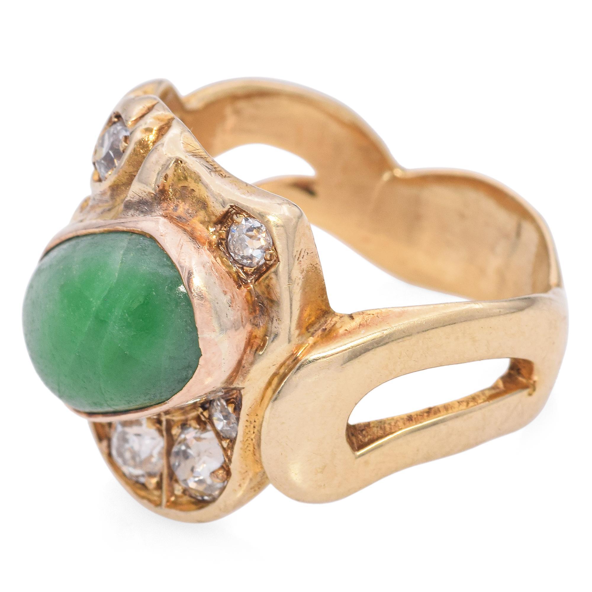 Antiker Ring aus Gelbgold mit Jade und Diamanten im Minenschliff im Zustand „Gut“ im Angebot in New York, NY