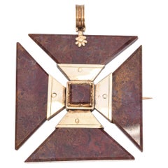 Colgante Broche Cruz de Malta de Jaspe en Oro Amarillo Antiguo