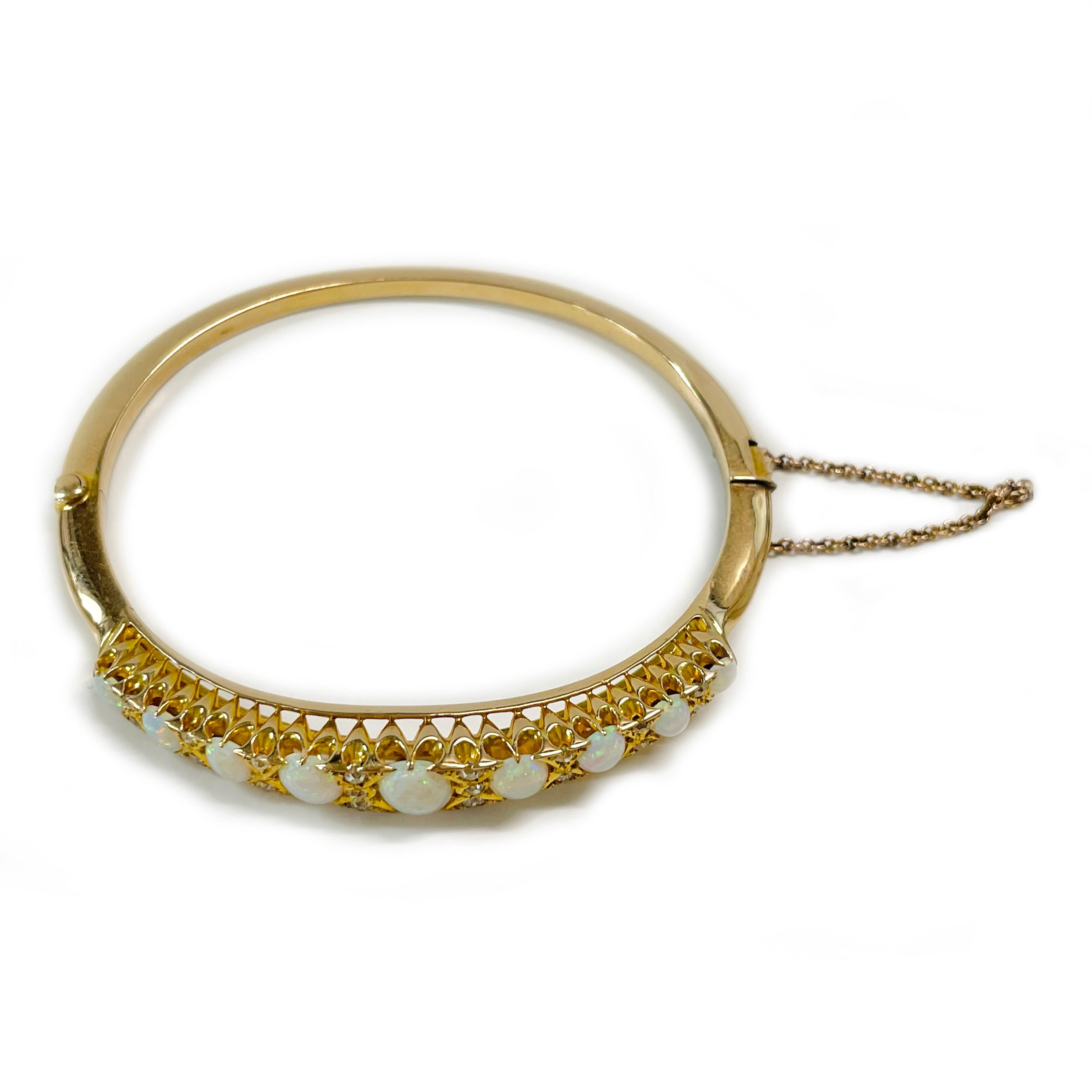 Art nouveau Bracelet jonc ancien en or jaune avec opale et diamants en vente