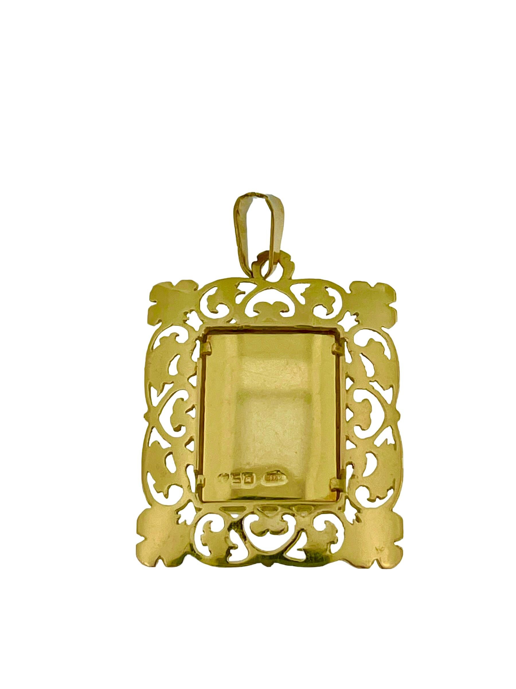 Antique Yellow Gold Pendant representing Raphael's Madonna of the Goldfinch For Sale 2
