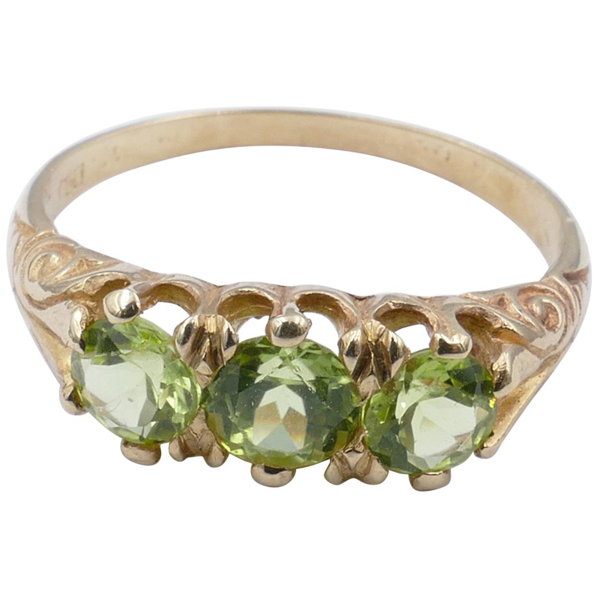 Antique Yellow Gold Peridot Ring For Sale