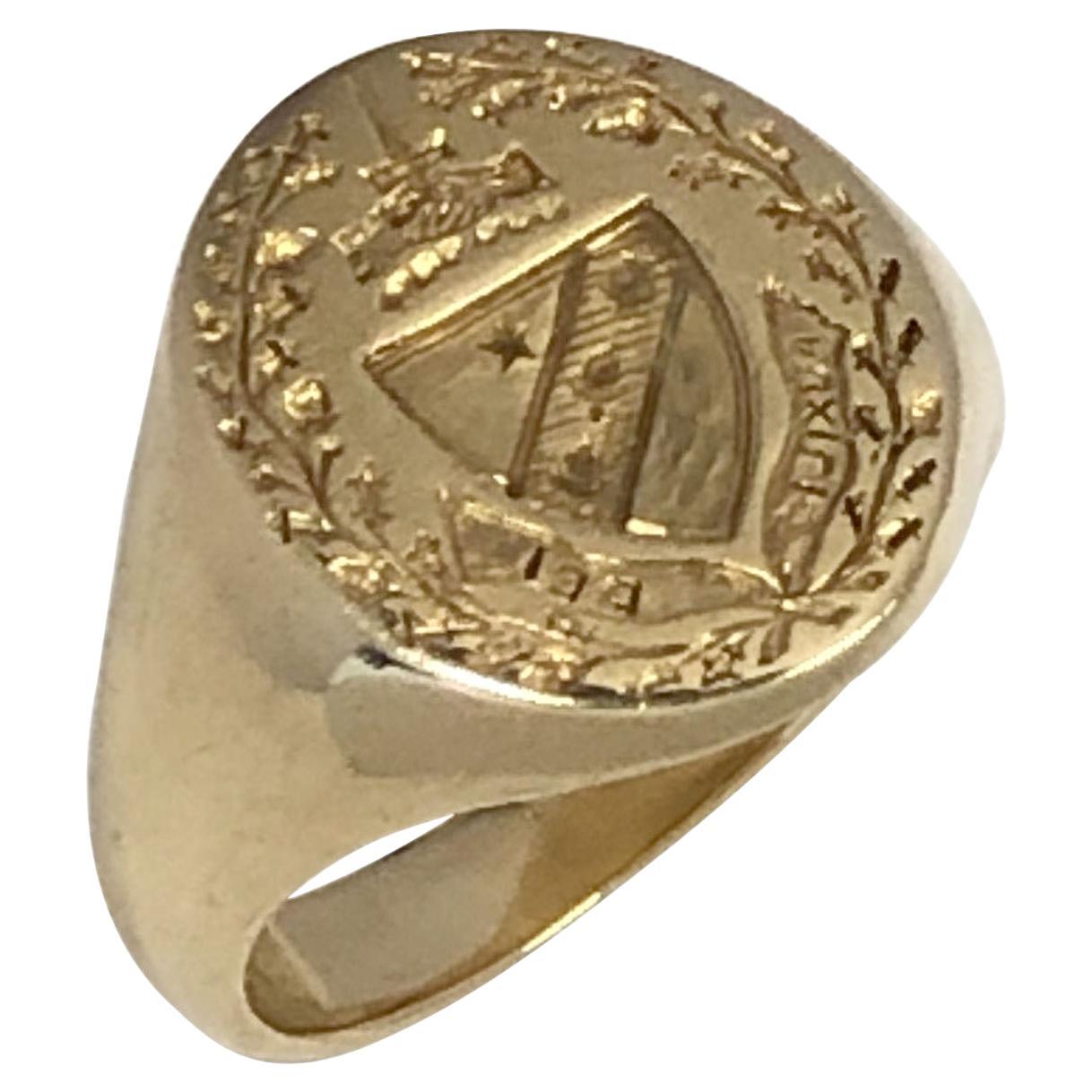 Antique Yellow Gold Signet Family Crest Ring For Sale