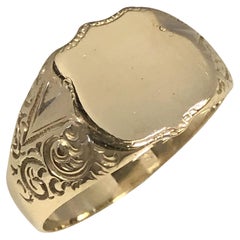 Antique Yellow Gold Signet ring with Shield Top