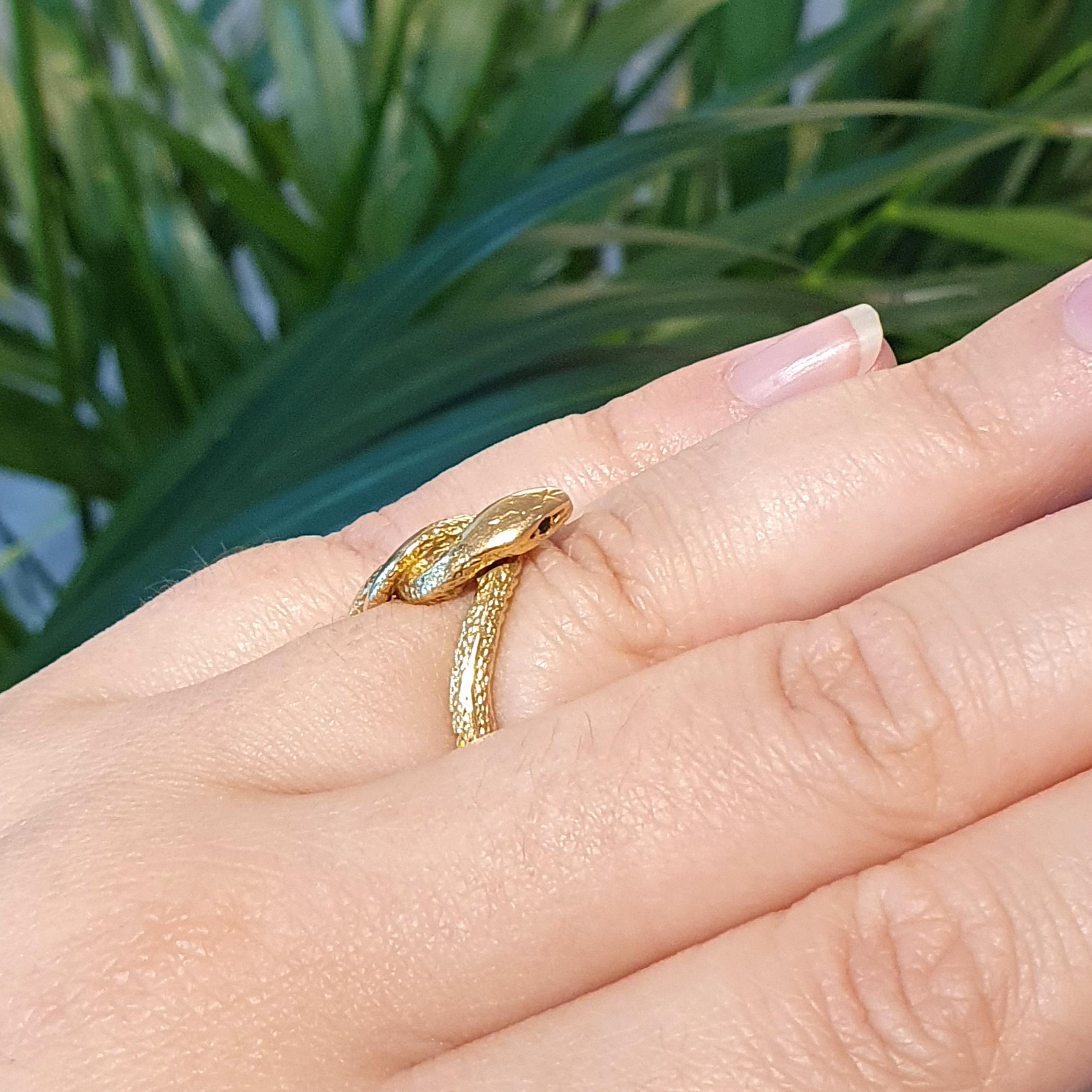 Antique Yellow Gold Snake Ring In Good Condition For Sale In Geneva, CH