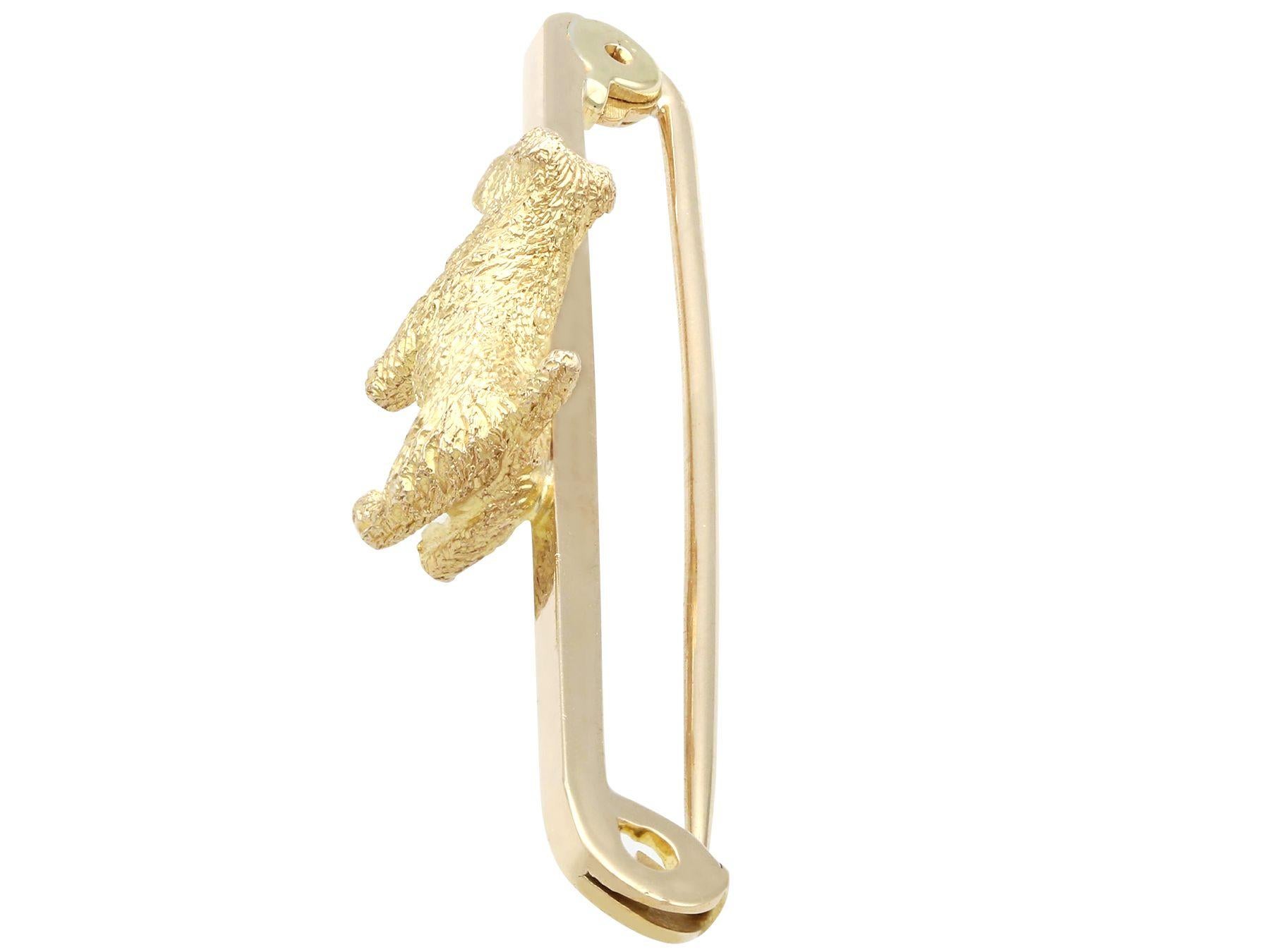 Antique Yellow Gold Terrier Bar Brooch, circa 1910 In Excellent Condition For Sale In Jesmond, Newcastle Upon Tyne