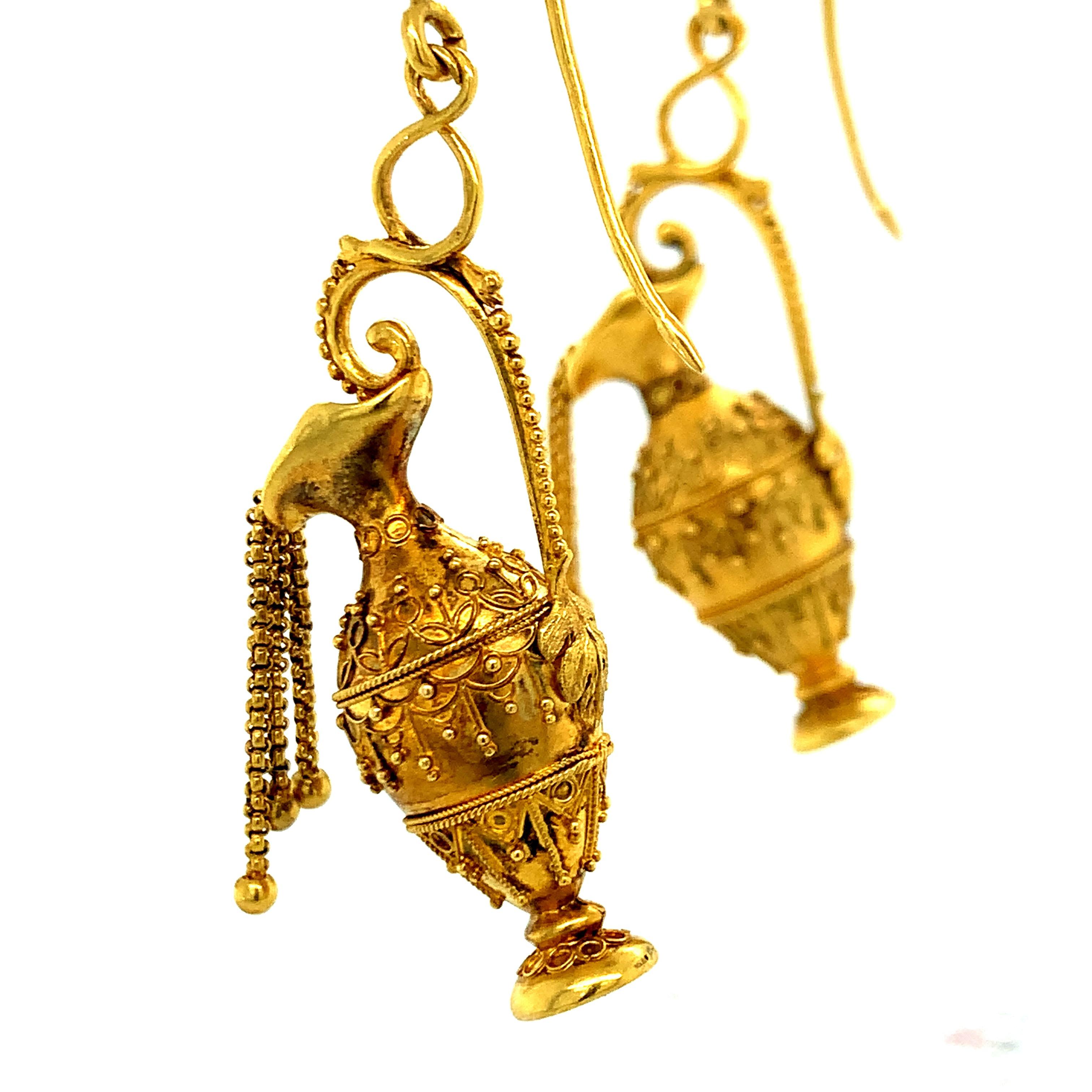 Antike Vasen-Ohrringe aus Gelbgold (Neoetruskisch)