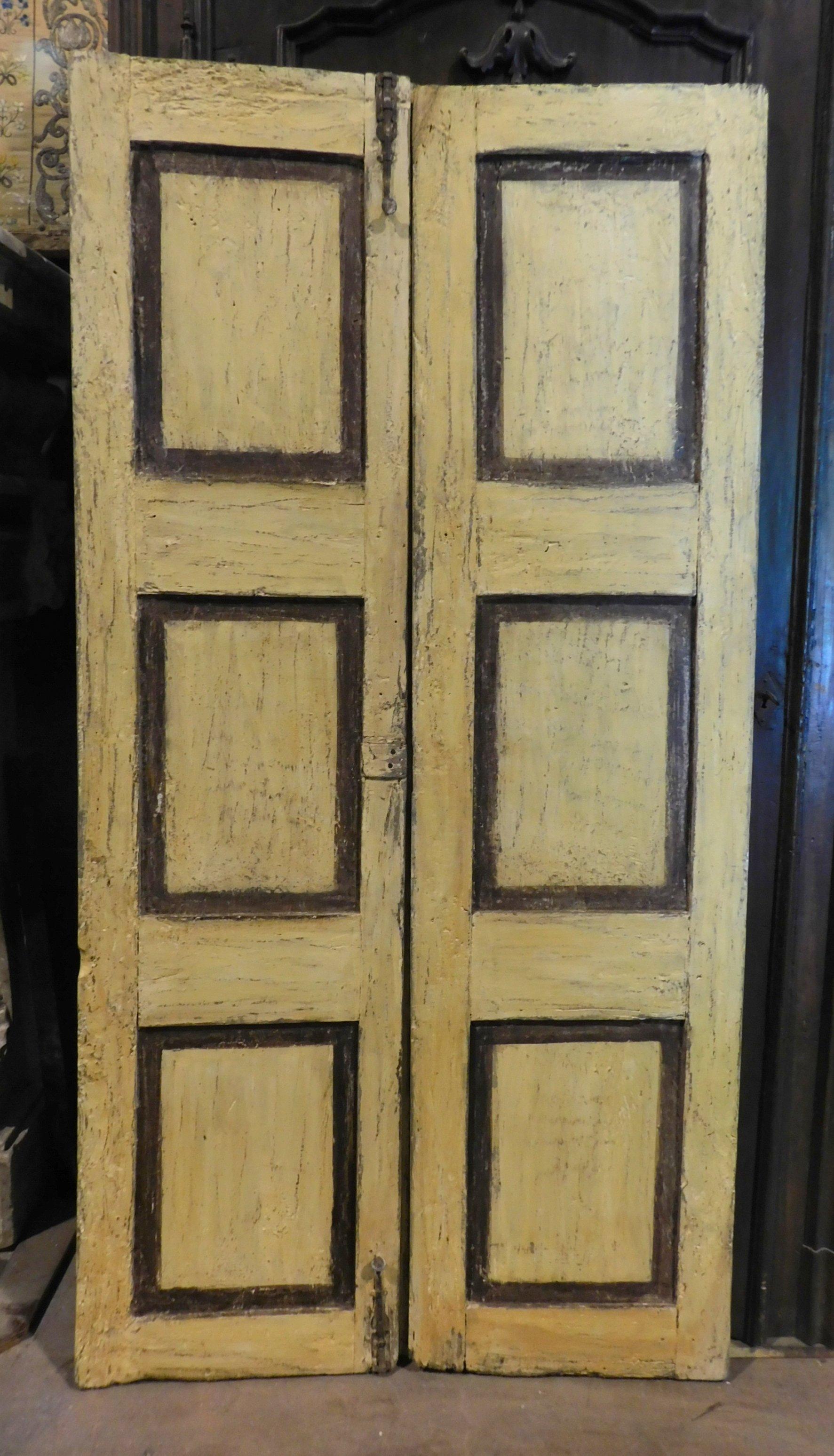 Hand-Painted Antique Yellow Lacquered Double Door, Carved and Painted Lozenges, 1700, Italy For Sale