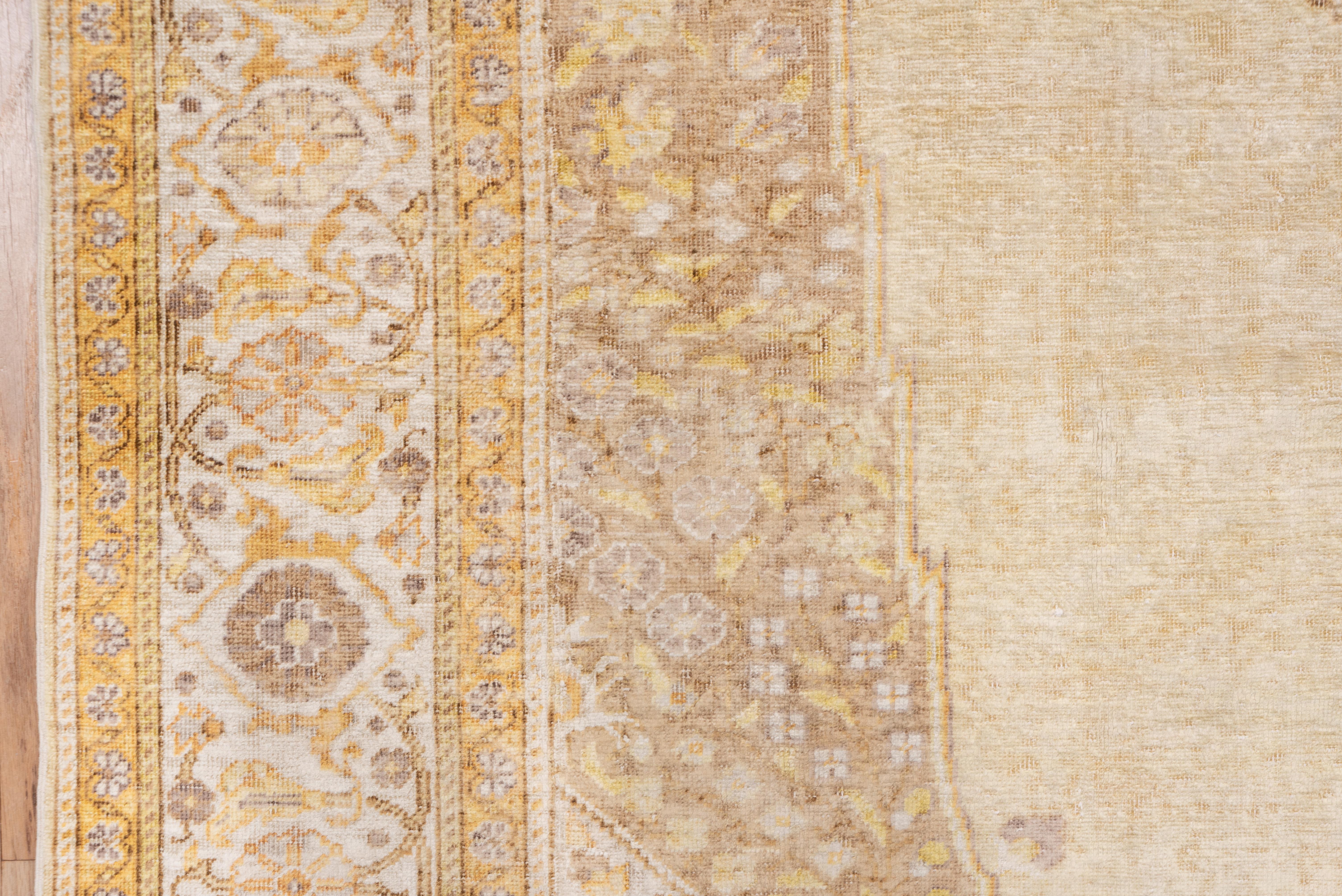 Antiker gelber türkischer Kaisary-Teppich, formelle Palette (Mercerisiert) im Angebot