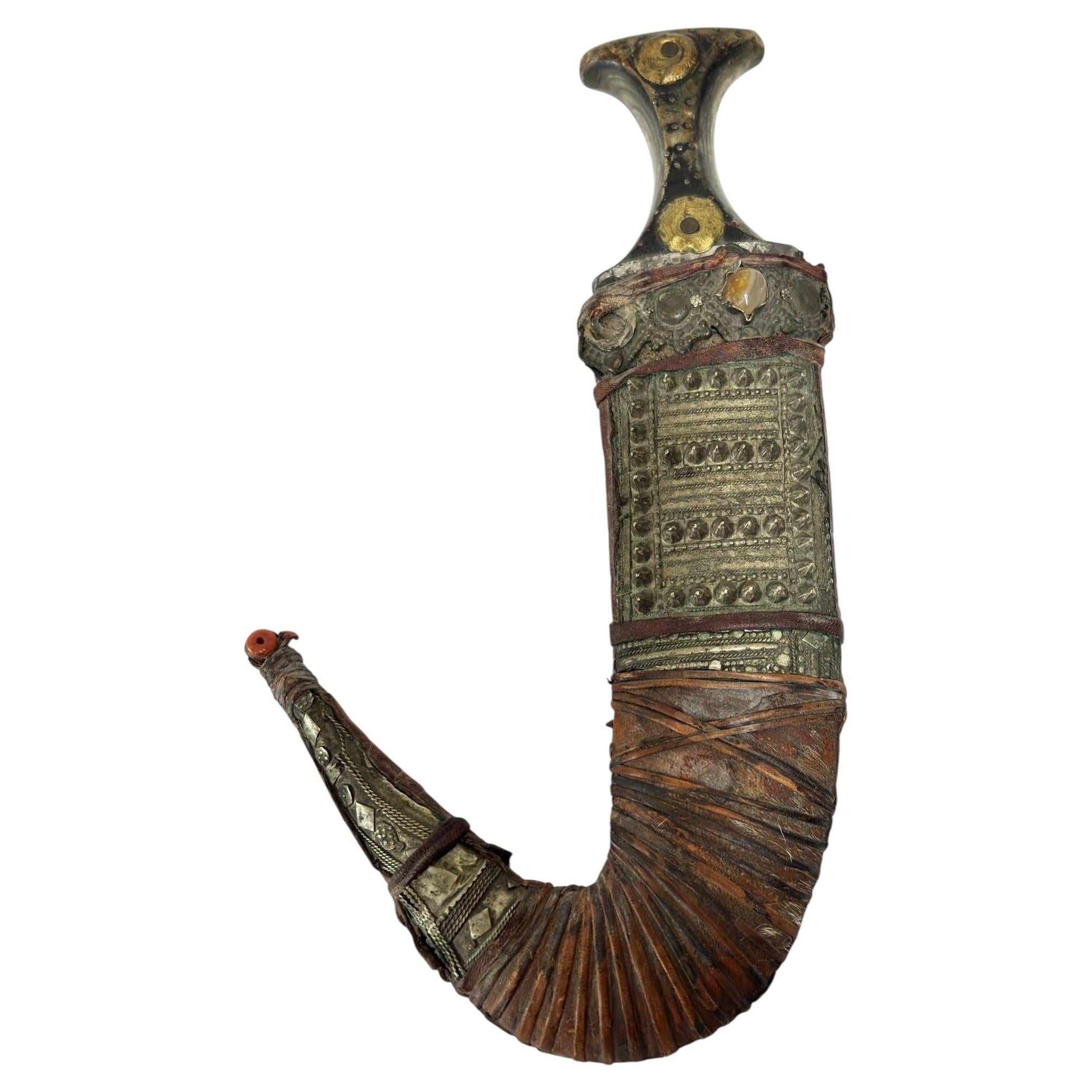Antique Yemeni Jambiya Dagger with Silver-Mounted Scabbard, Early 20th Century