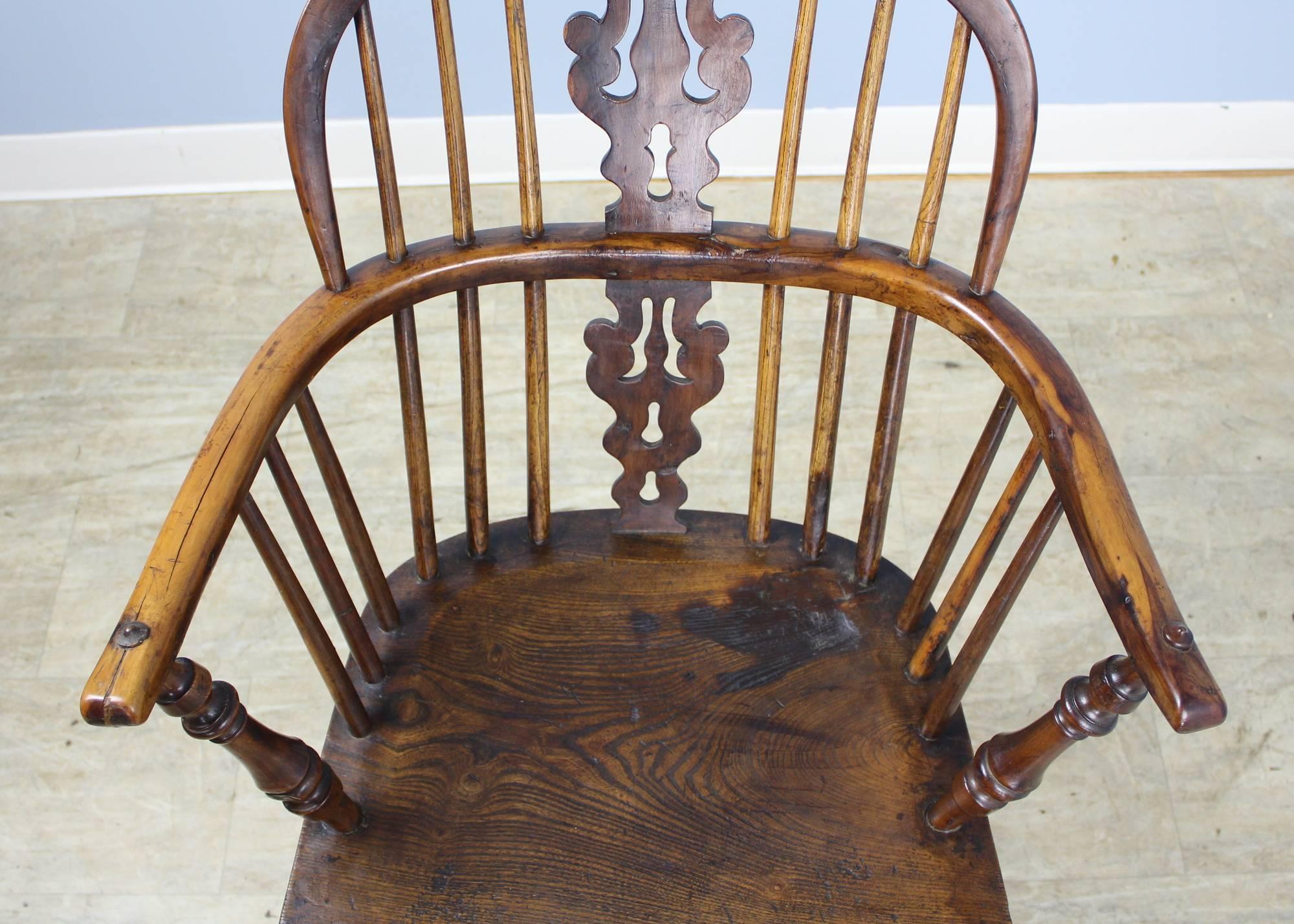 Antique Yew Windsor Chair In Good Condition In Port Chester, NY