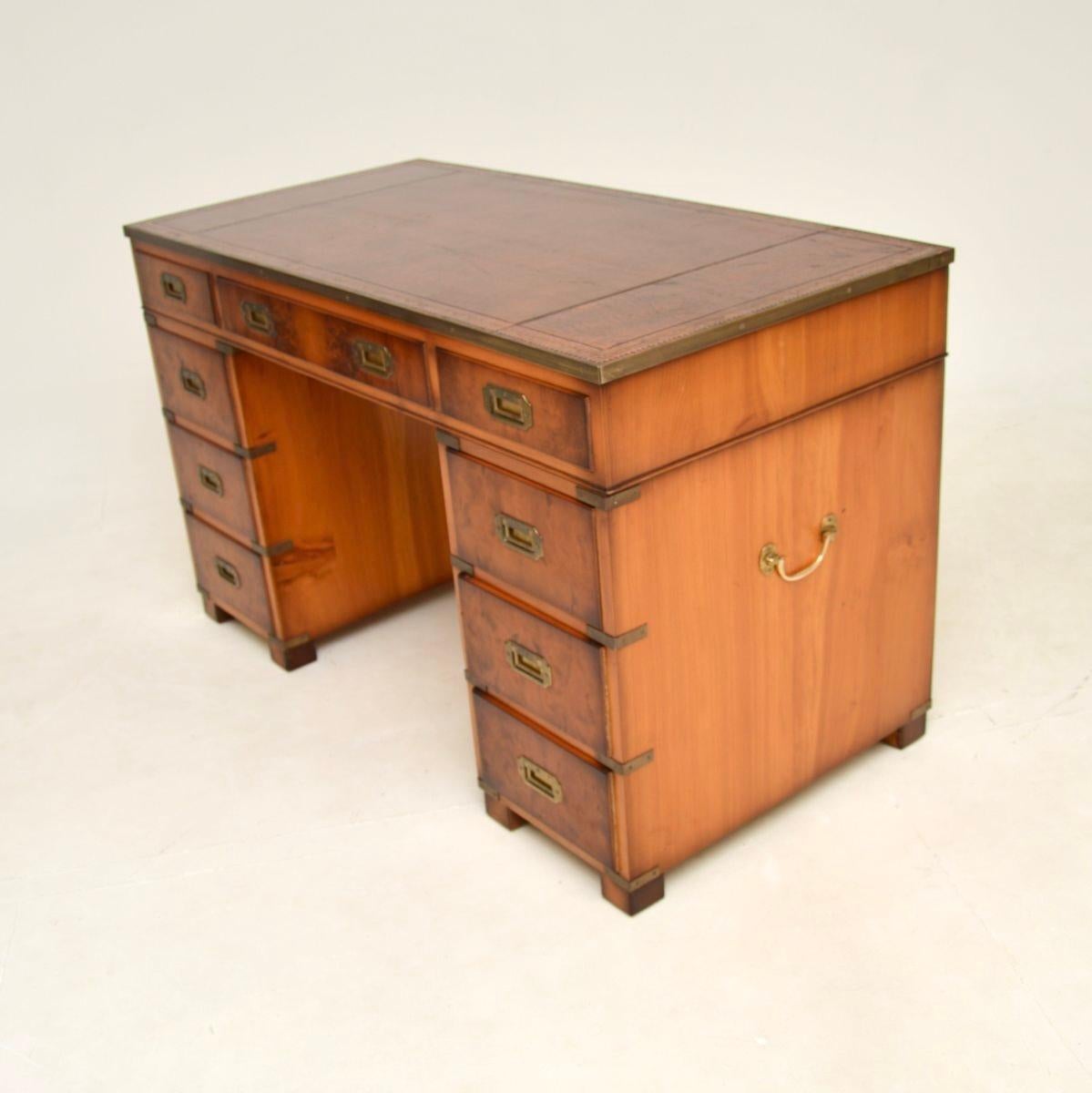 Antique Yew Wood Military Campaign Style Pedestal Desk In Good Condition For Sale In London, GB