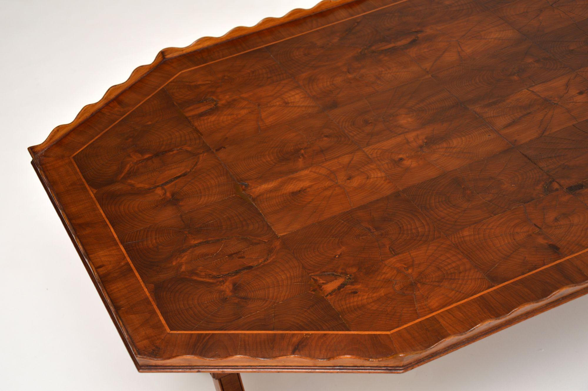 Antique Yew Wood Oyster Veneer Coffee Table In Good Condition In London, GB