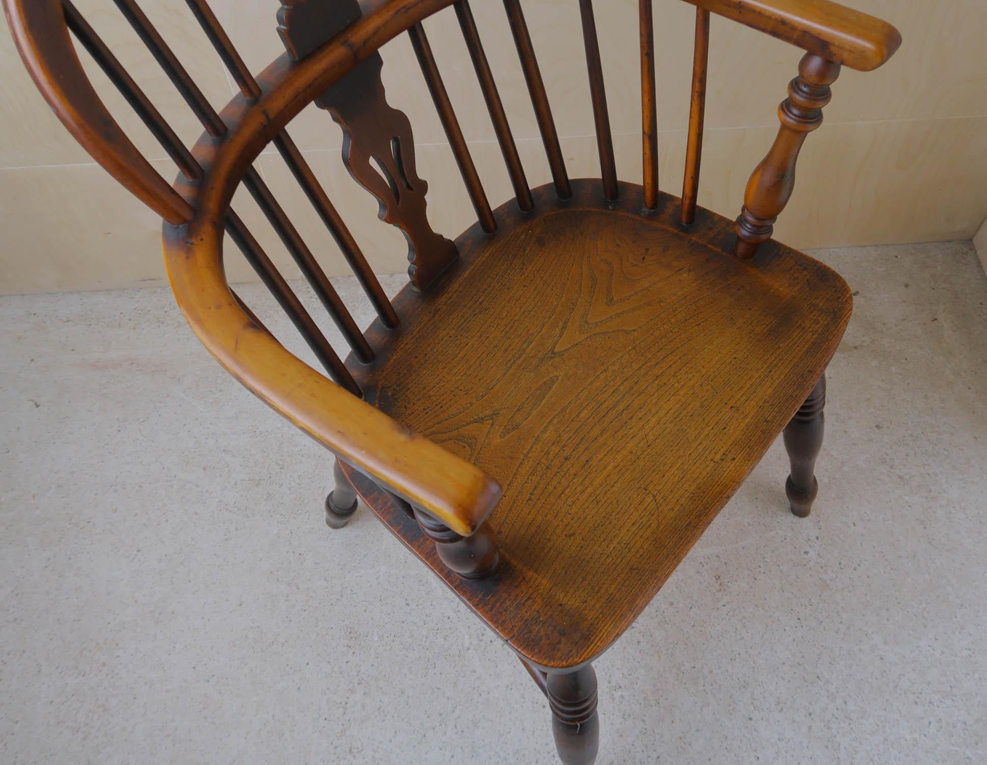 Antique Yew Wood Windsor Chair. English, Early 19th Century In Good Condition In St Annes, Lancashire