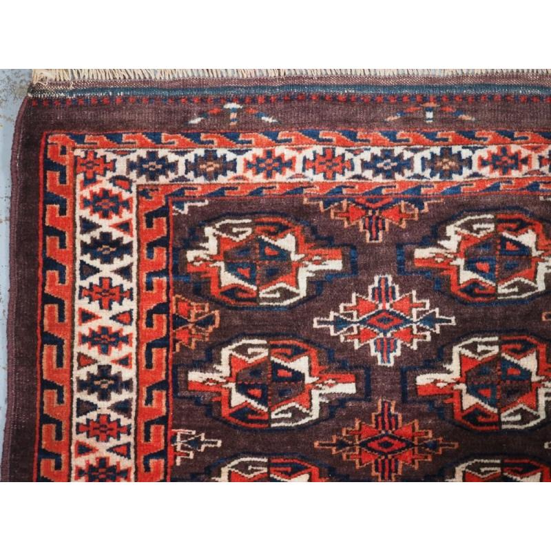 Antique chuval turkmène 12 Gul Chuval, motif d'orme, vers 1890 Bon état - En vente à Moreton-In-Marsh, GB